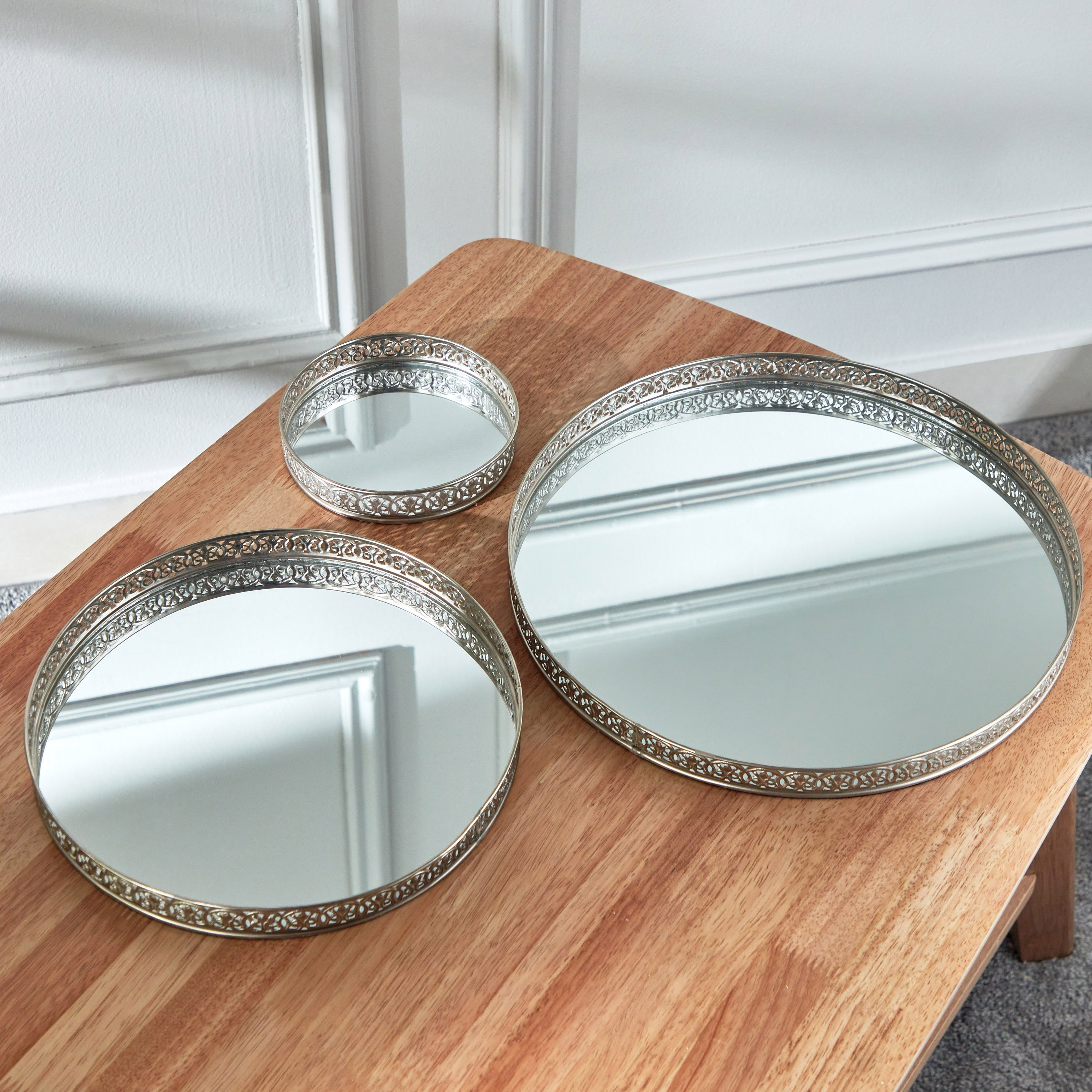 طقم صواني معدنية مستديرة 3 قطع من إنيد-hbxhomeware-hbxdecorandfurnishings-image-3