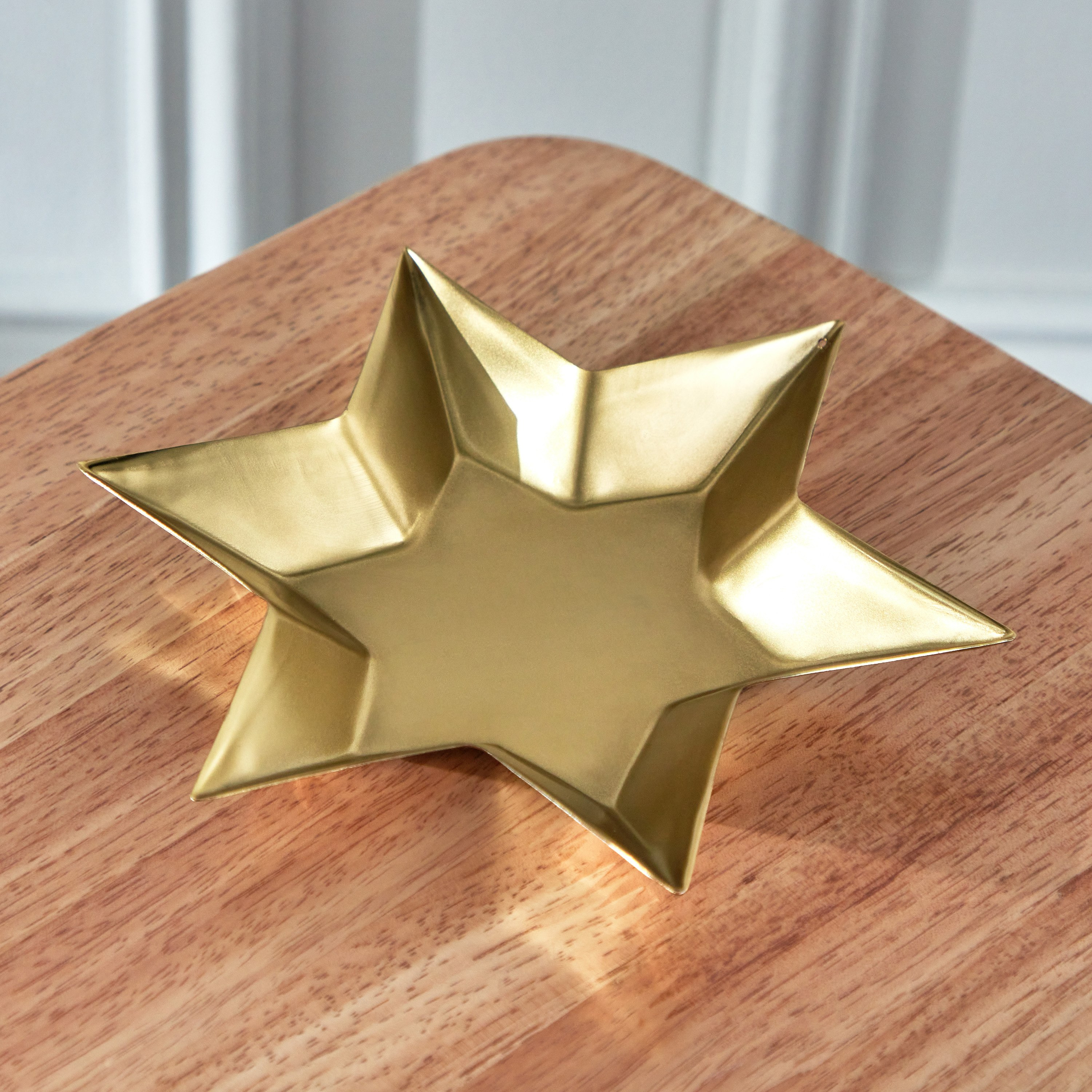 Enid Star Shaped Metal Tray - 18.5x18.5x2.5 cm-hbxhomeware-hbxdecorandfurnishings-image-1