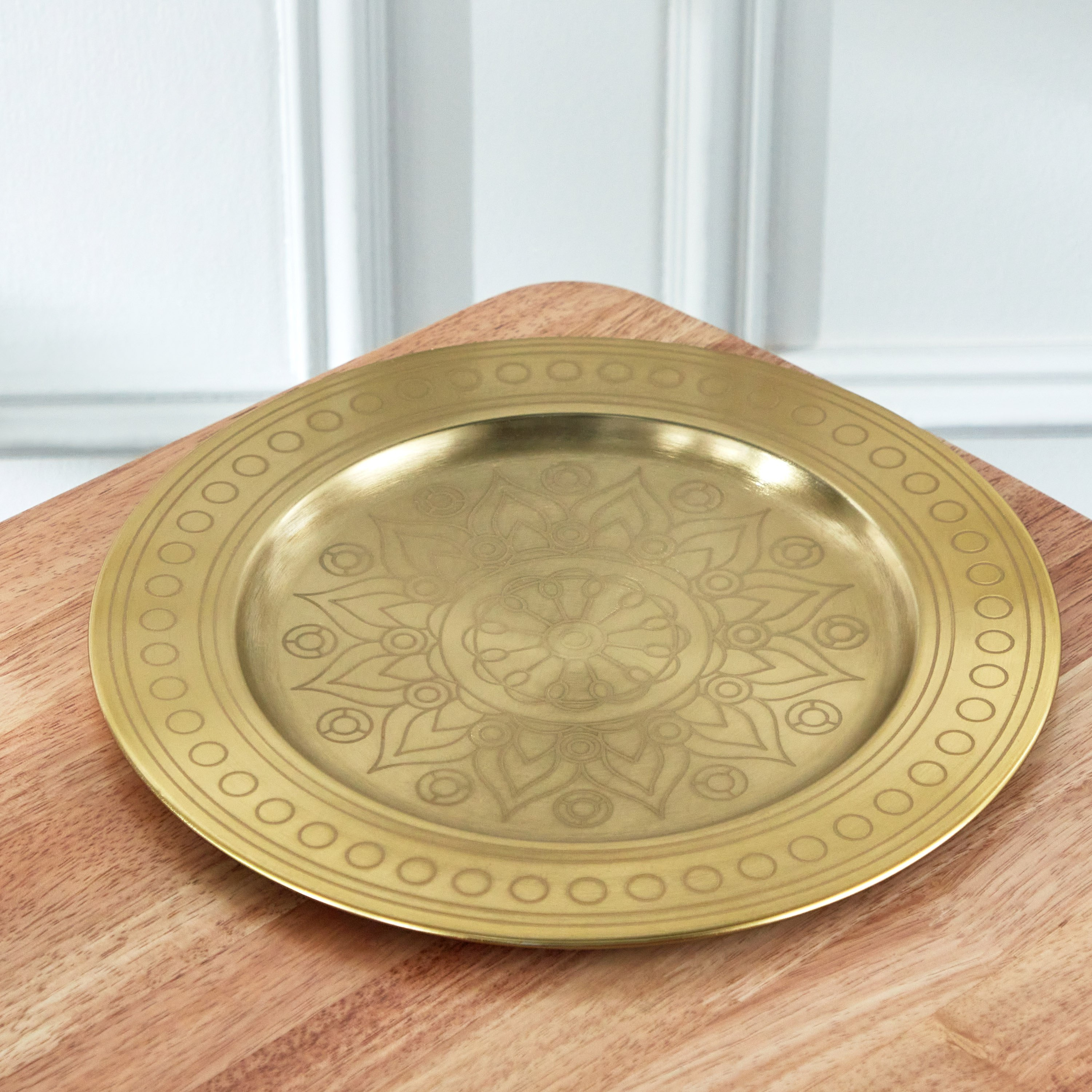 صينية معدن مستديرة مع 6 أكواب من إنيد-hbxhomeware-hbxdecorandfurnishings-image-2