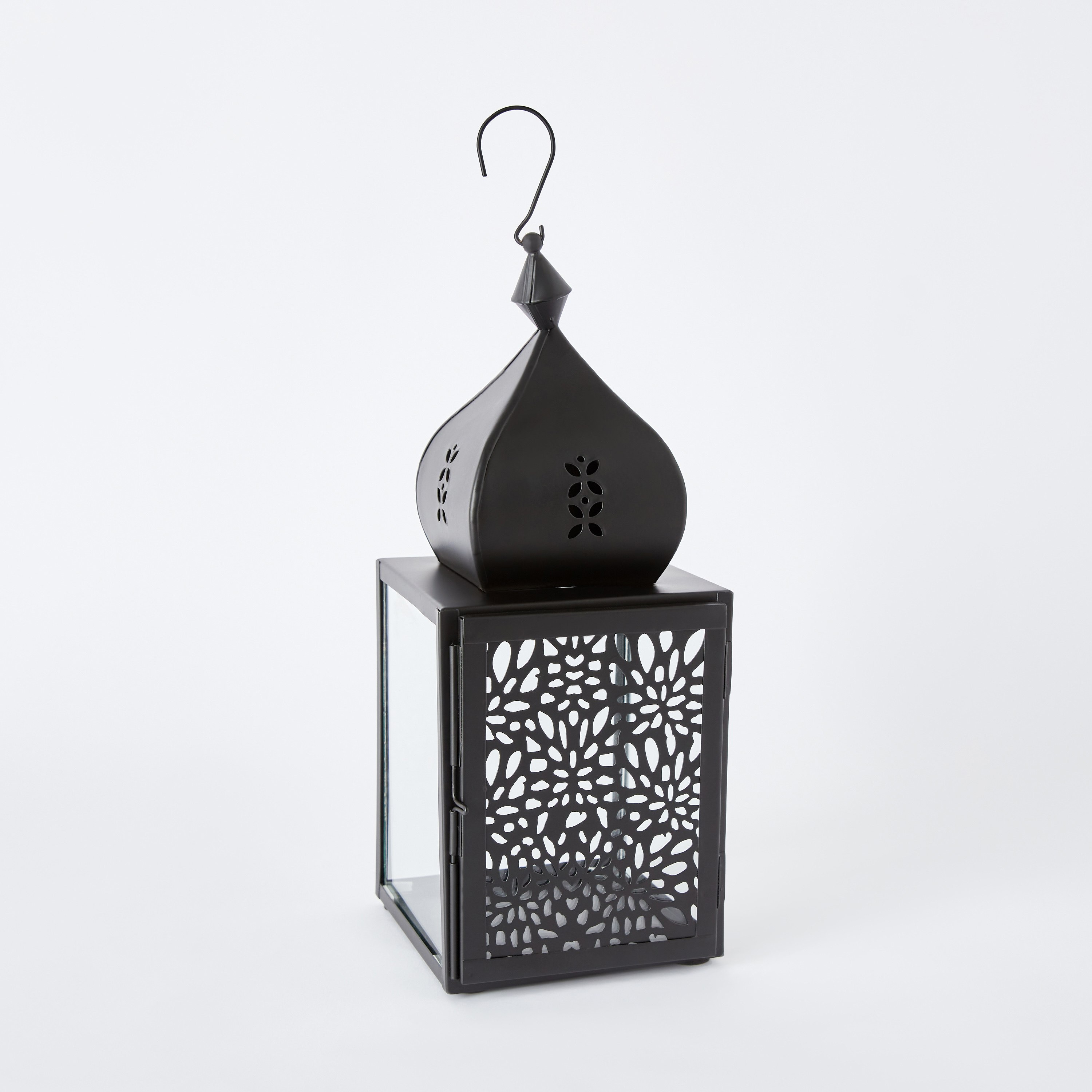 فانوس معدني بتفاصيل مفرّغة من كينسين - 13x13x32 سم-hbxdecorandfurnishings-homeaccessories-lanterns-image-7