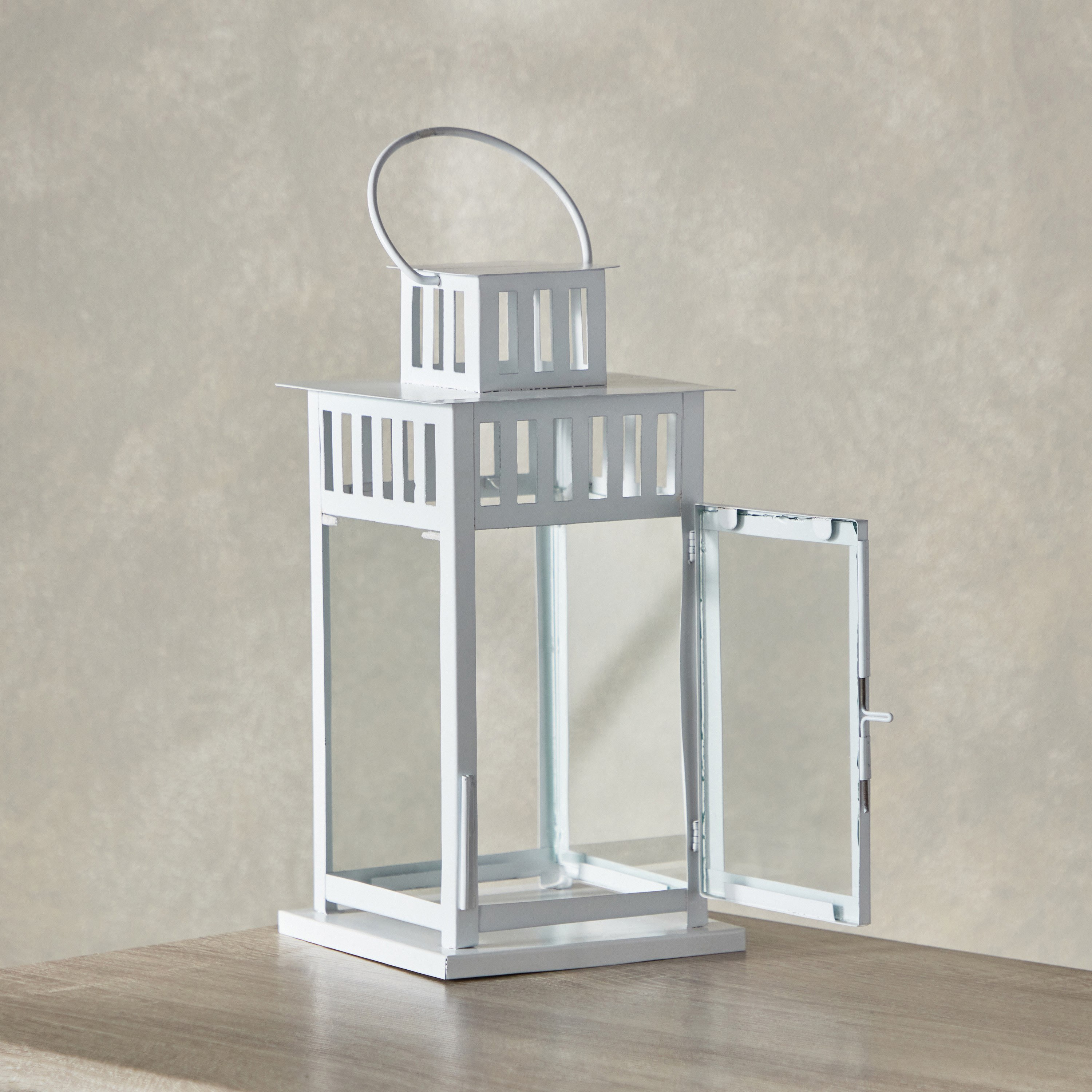فانوس معدن بتصاميم مفرّغة من كينسين - 13x13x30 سم-hbxdecorandfurnishings-homeaccessories-lanterns-image-3