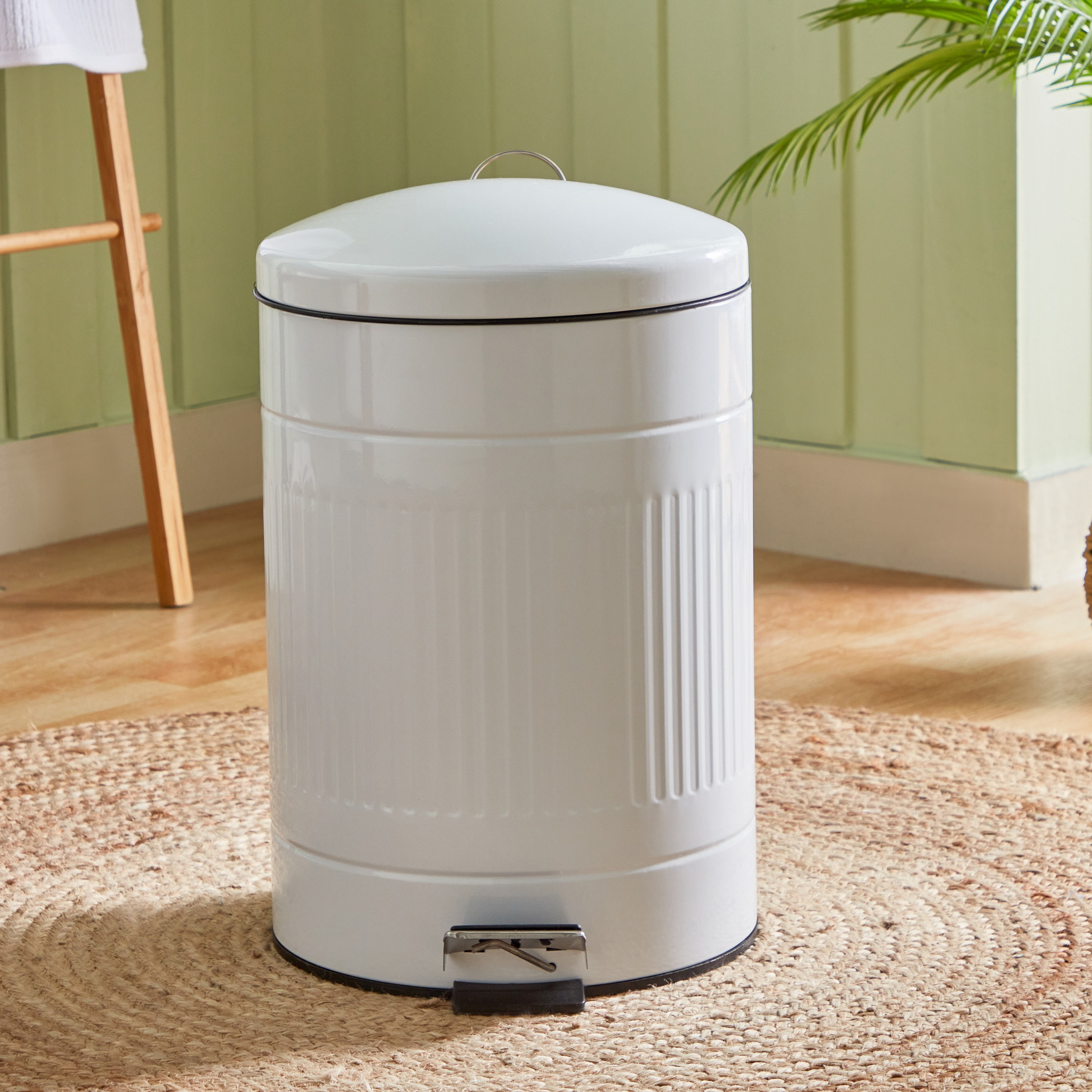 Country Metal Pedal Bin - 20 L-hbxhomeware-hbxbathroom-image-1