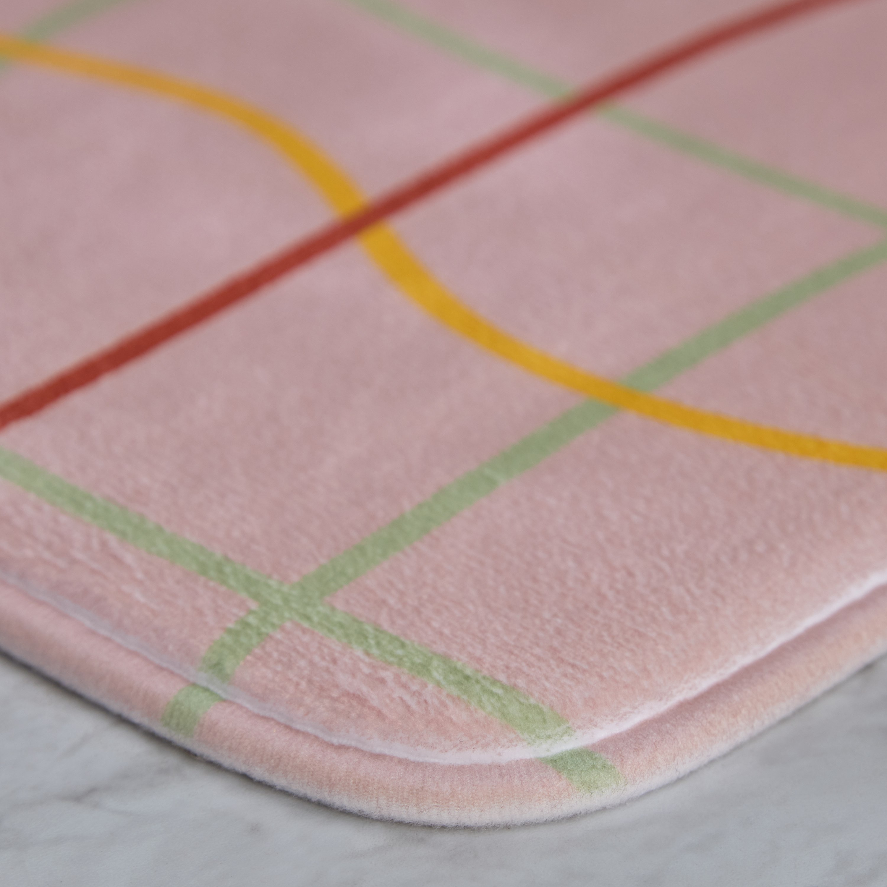 سجادة حمام جوين جو مع إسفنج ميموري فوم من بلاي لاند - 40x60 سم-hbxhomeware-kidsessentials-kidsbathmatsandtubmats-image-2