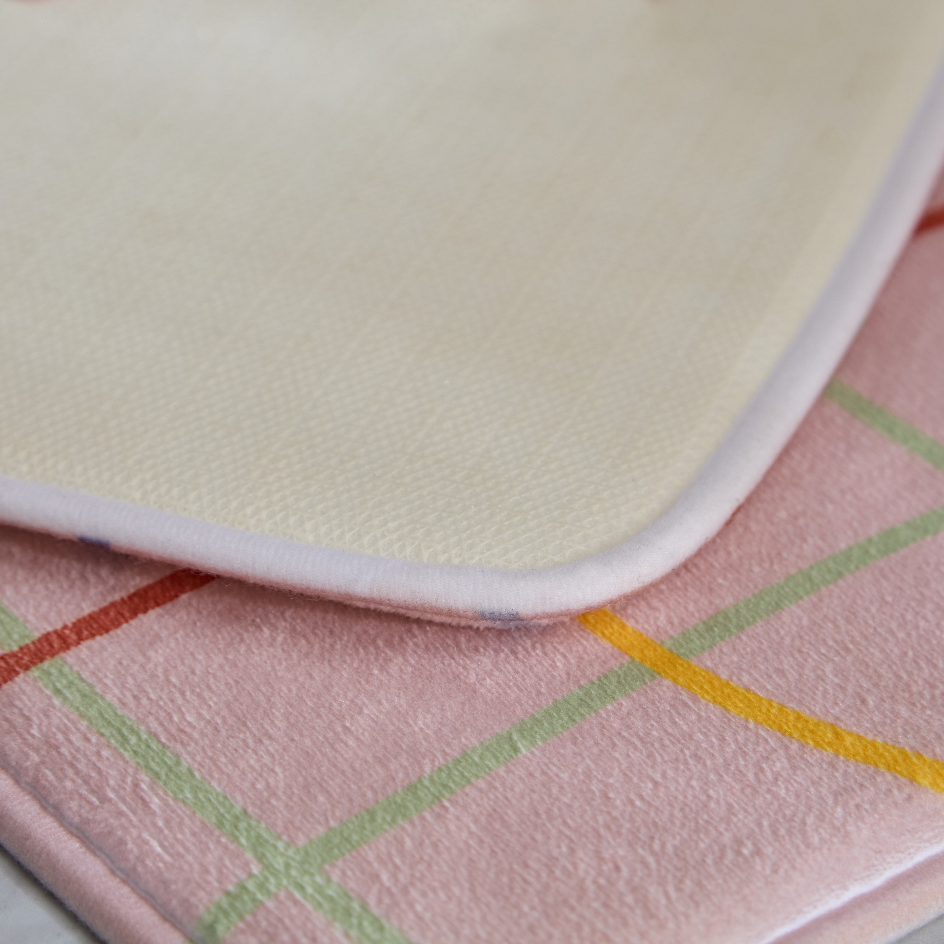 سجادة حمام جوين جو مع إسفنج ميموري فوم من بلاي لاند - 40x60 سم-hbxhomeware-kidsessentials-kidsbathmatsandtubmats-image-4