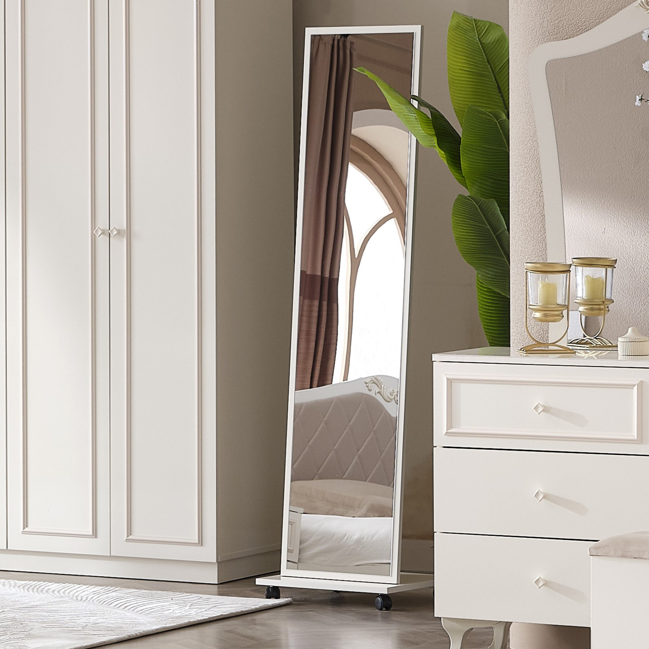 مرآة بحامل أرضية من إليزابيث-PROMO_HB_UAE_HBX10_250526-image-2