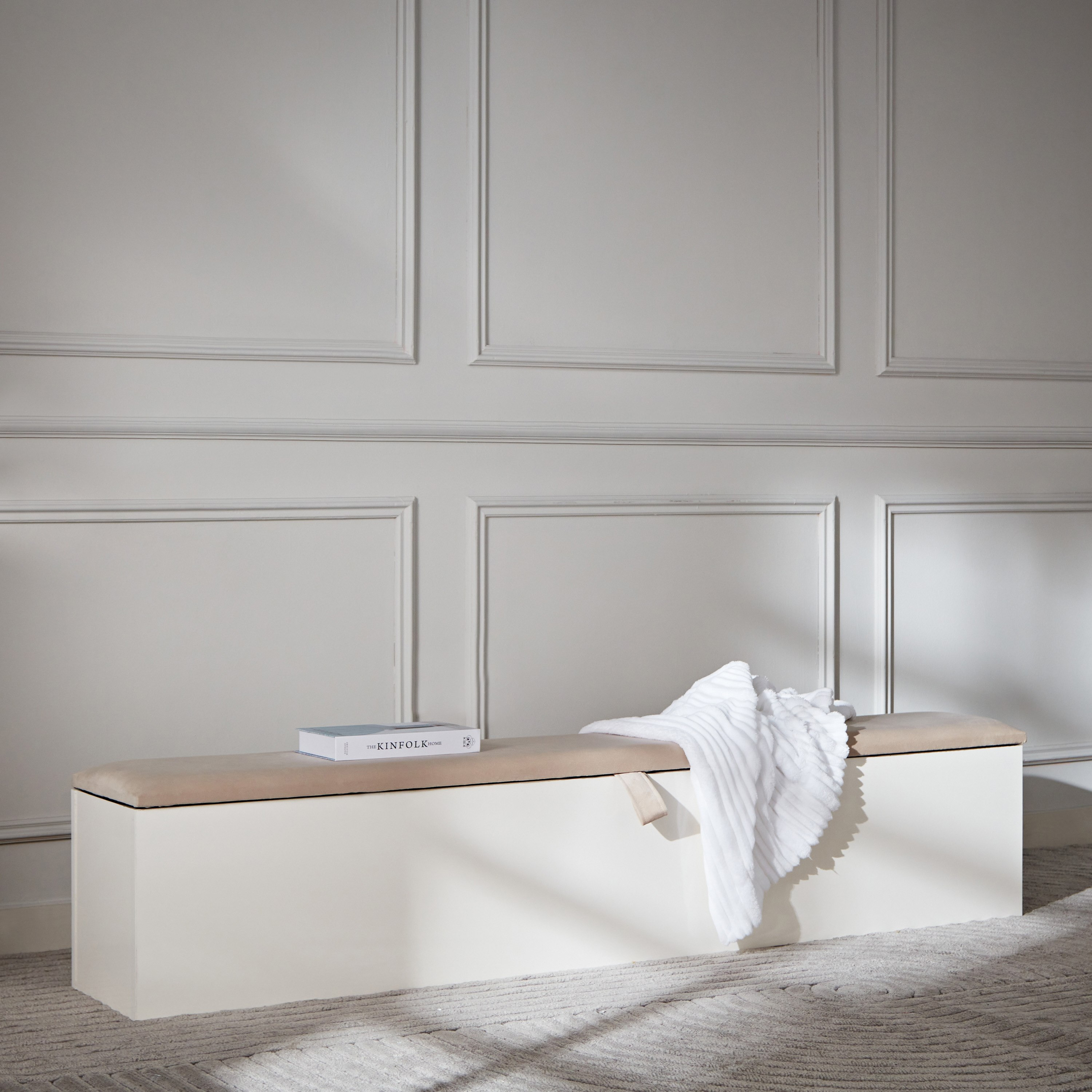 بنش سرير بمساحة تخزين من إليزابيث-hbxfurniture-sofasandarmchairs-benches-image-1