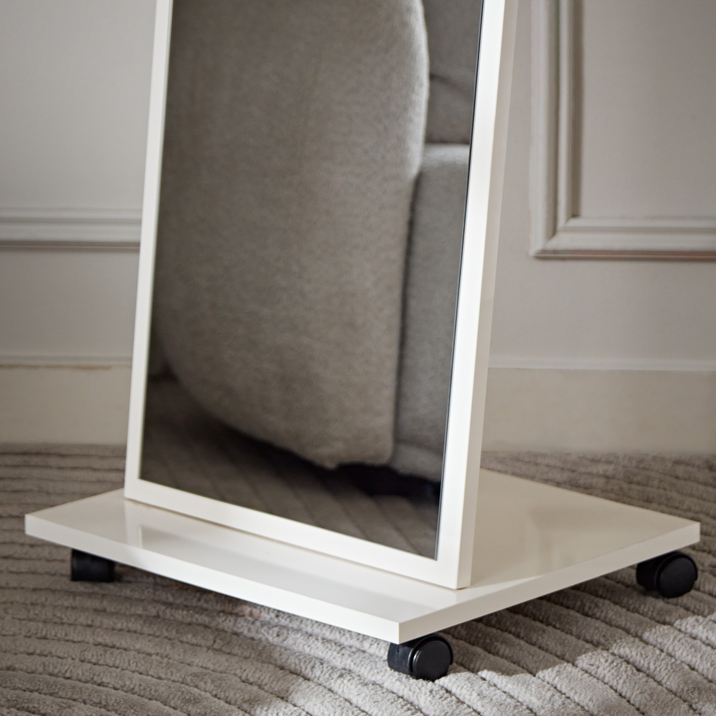 مرآة أرضية قائمة - سوهو من موڤو-hbxbedroom-walldecor-mirrors-image-5