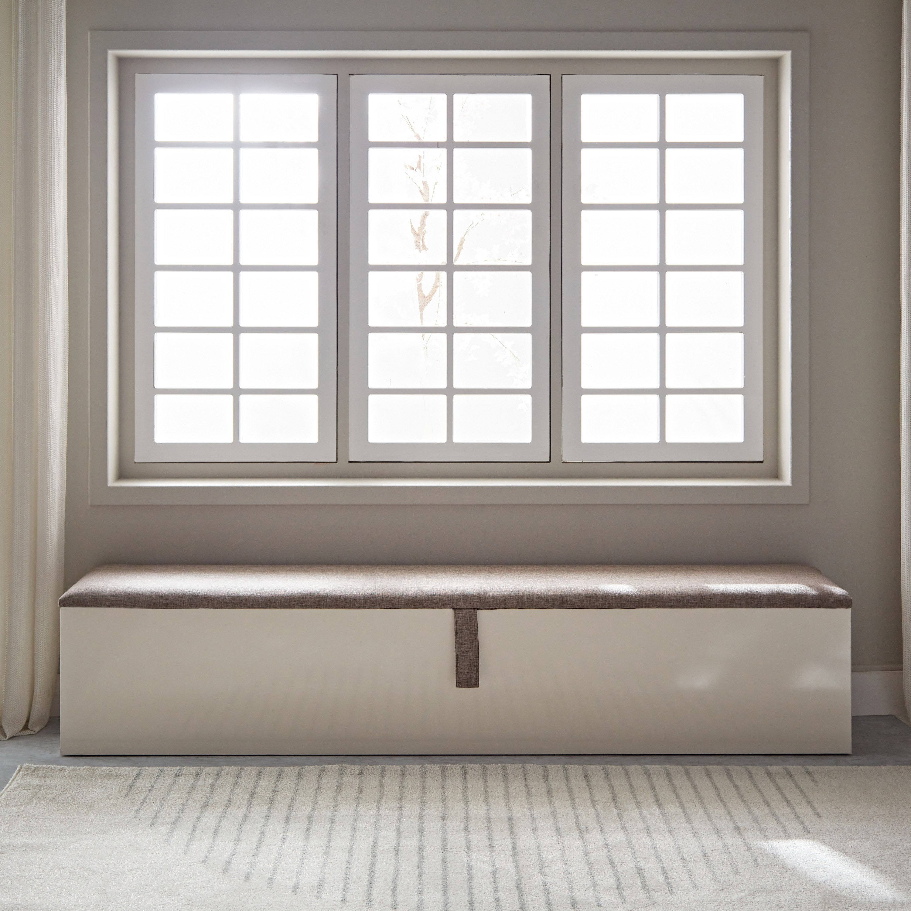 مقعد بنش سرير بمساحة تخزين - سوهو من موڤو-hbxfurniture-sofasandarmchairs-benches-image-2