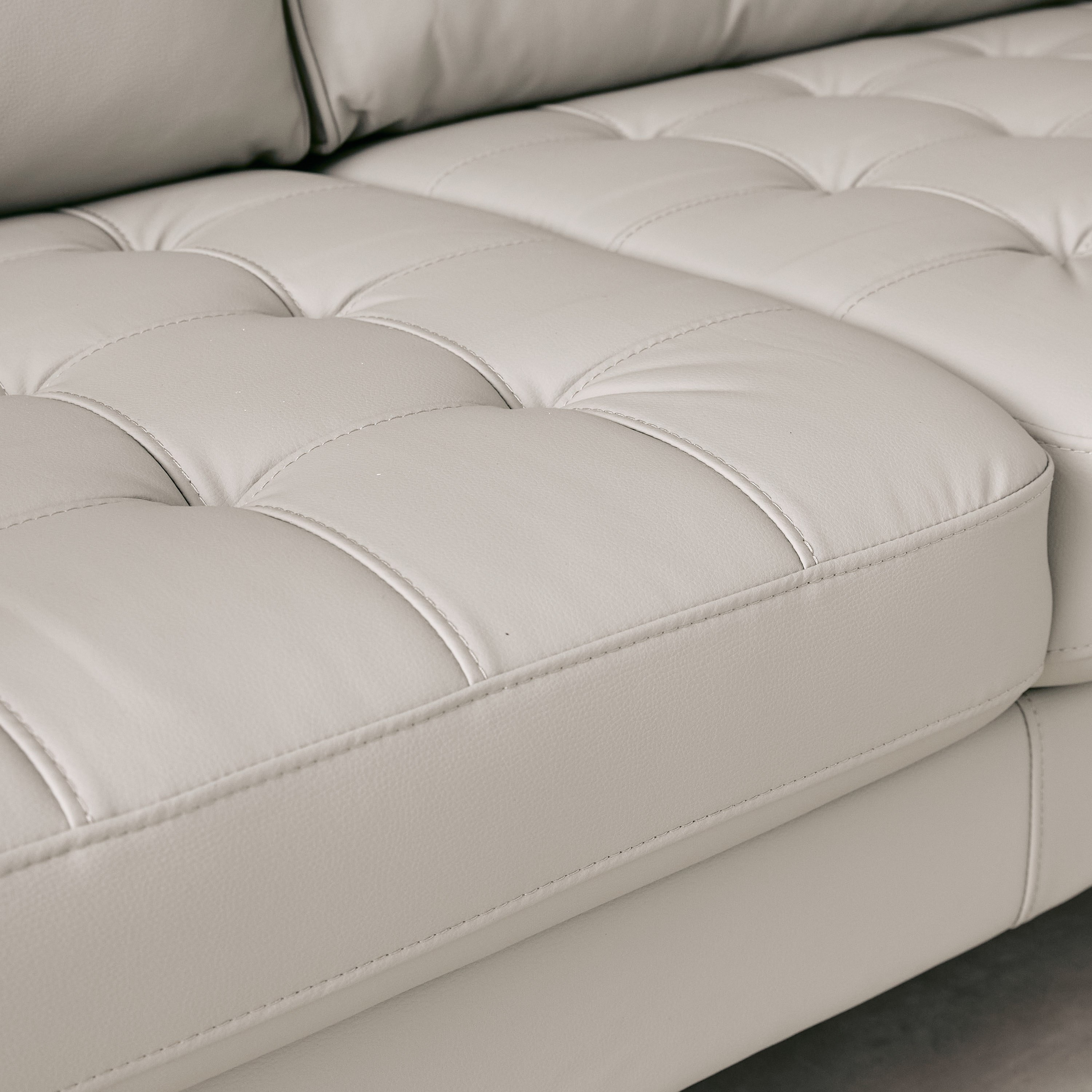 كنبة 3 مقاعد بقماش صديق للحيوانات الأليفة من كارا-hbxlivingroom-sofasandarmchairs-sofas-image-6