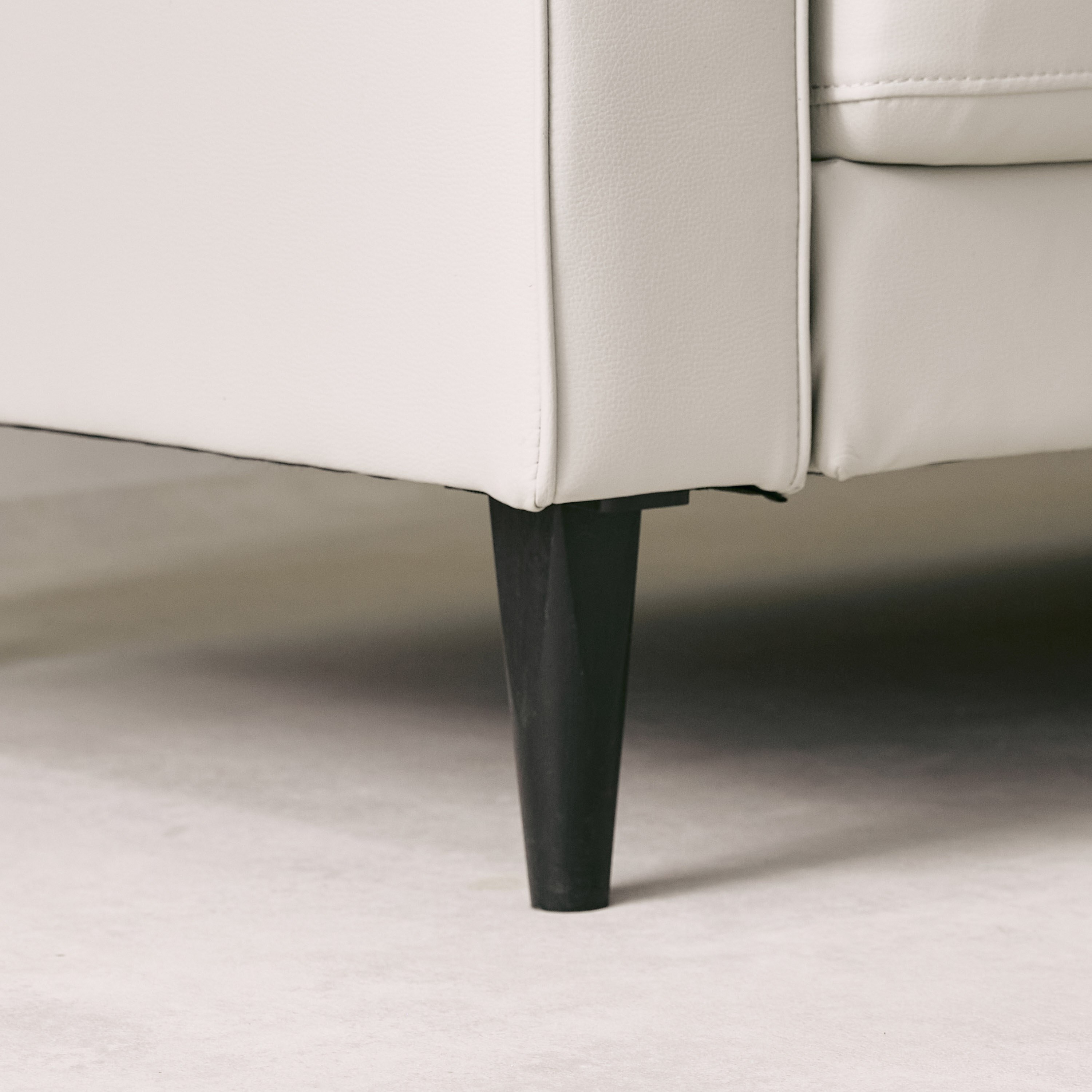 كنبة 3 مقاعد بقماش صديق للحيوانات الأليفة من كارا-hbxlivingroom-sofasandarmchairs-sofas-image-7