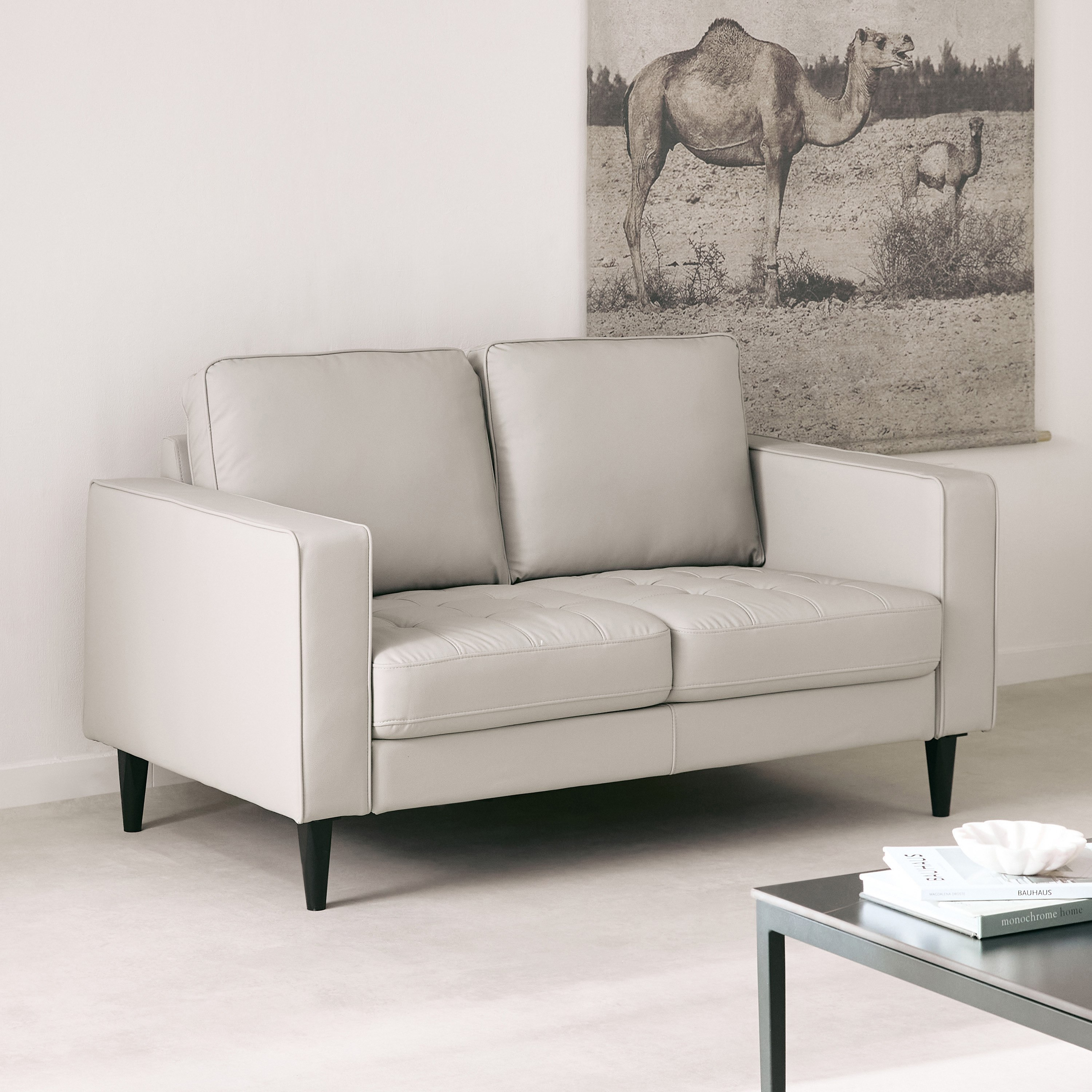 كنبة مقعدين قماش صديق للحيوانات الأليفة من كارا-hbxlivingroom-sofasandarmchairs-sofas-image-1