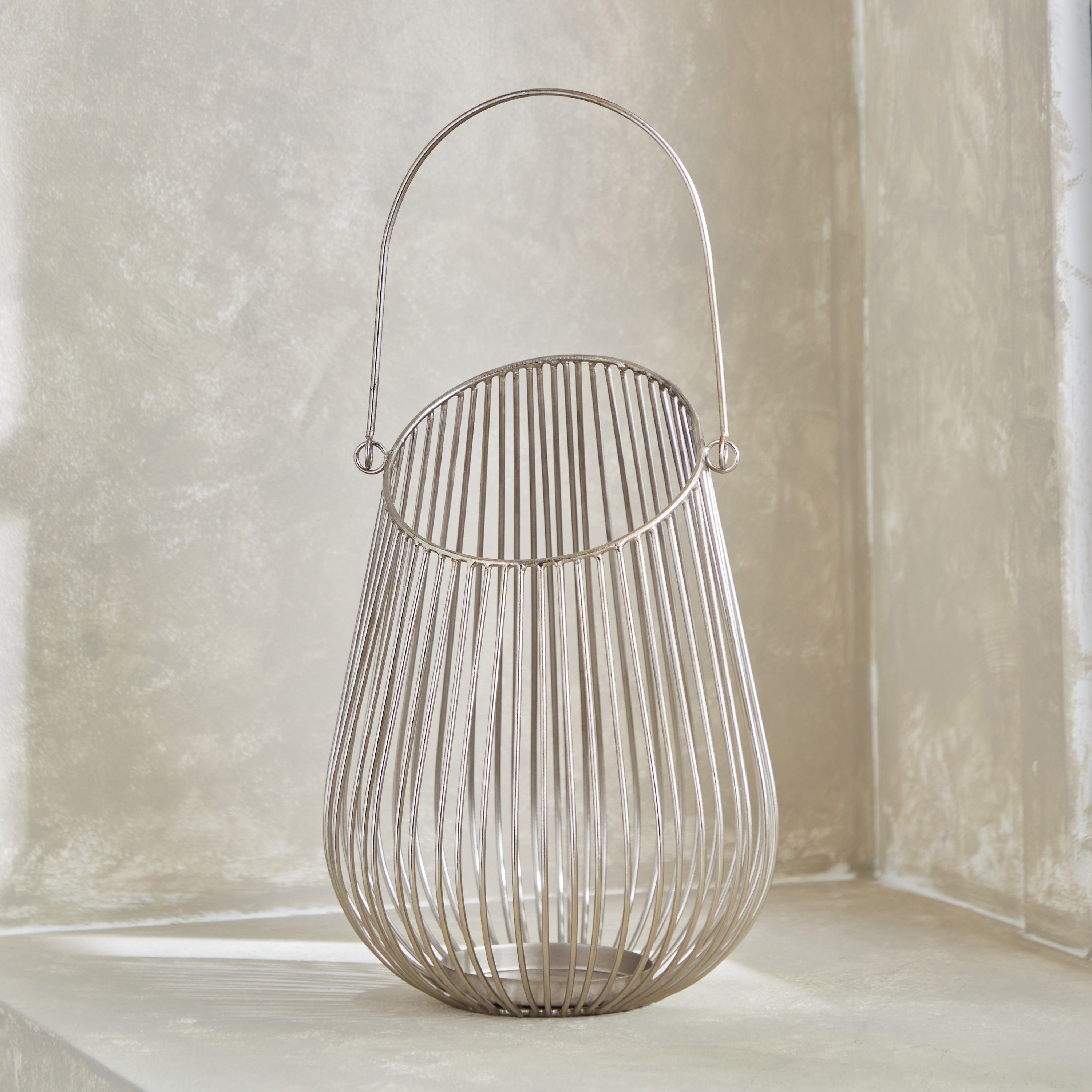 فانوس معدن صنديال من إلين - 18x18x26 سم-hbxdecorandfurnishings-homeaccessories-lanterns-image-2