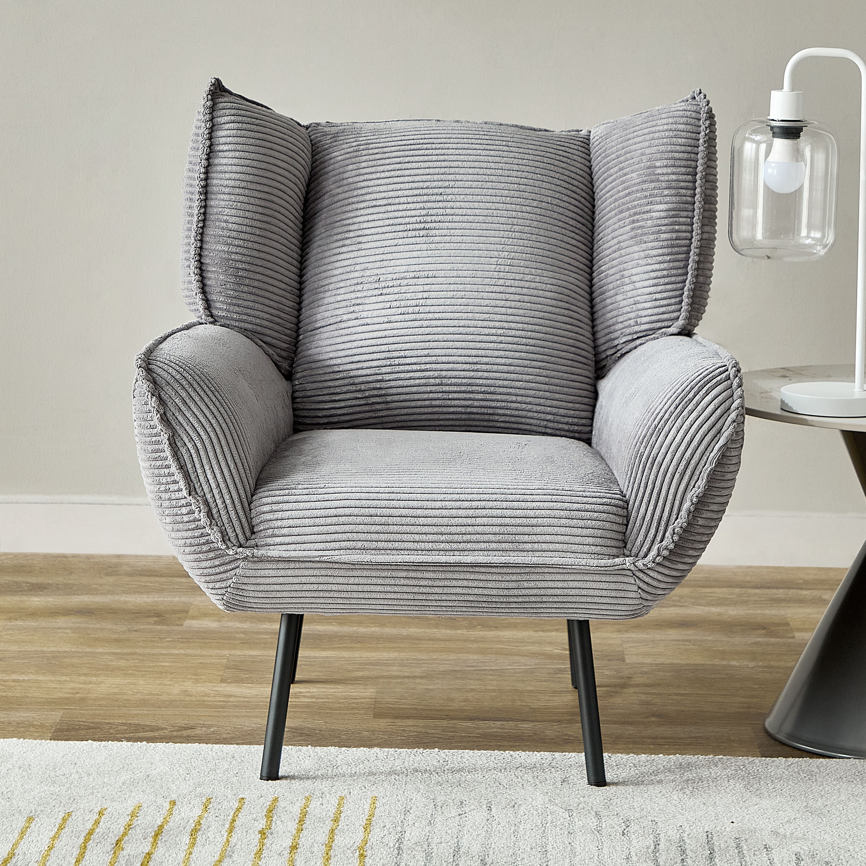 كرسي قماشي بمساند ذراعين من مونتي-hbxlivingroom-sofasandarmchairs-sofas-image-2