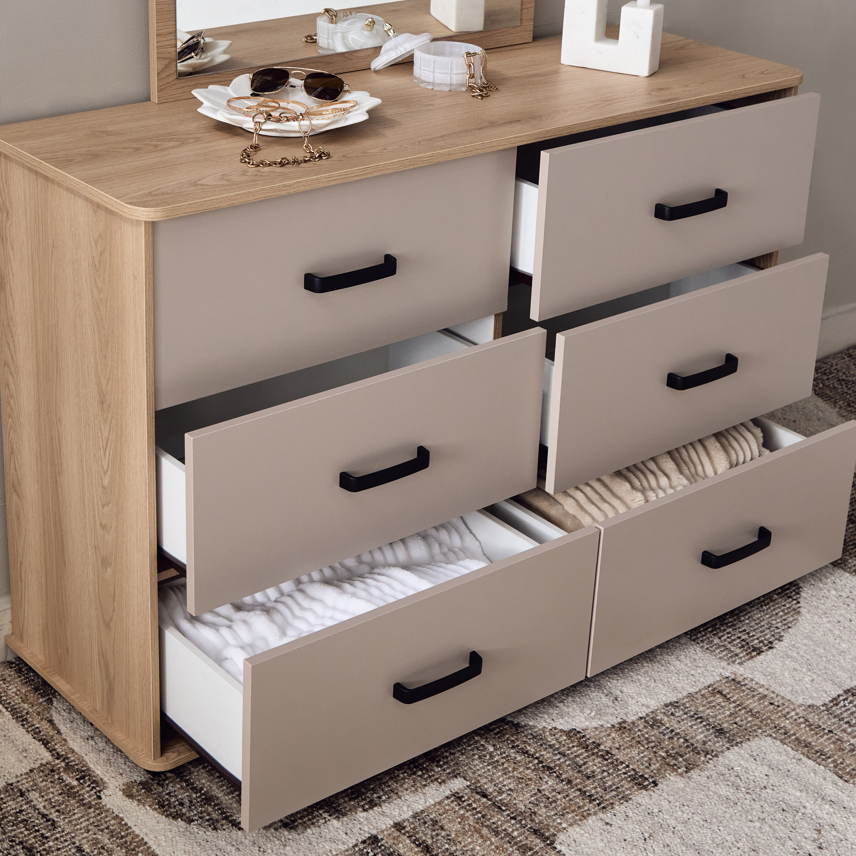 طقم غرفة نوم كينج 5 قطع - مدريد من موڤو  - 180x200 سم-hbxbedroom-bedsandbedsets-bedroomsets-king-image-15