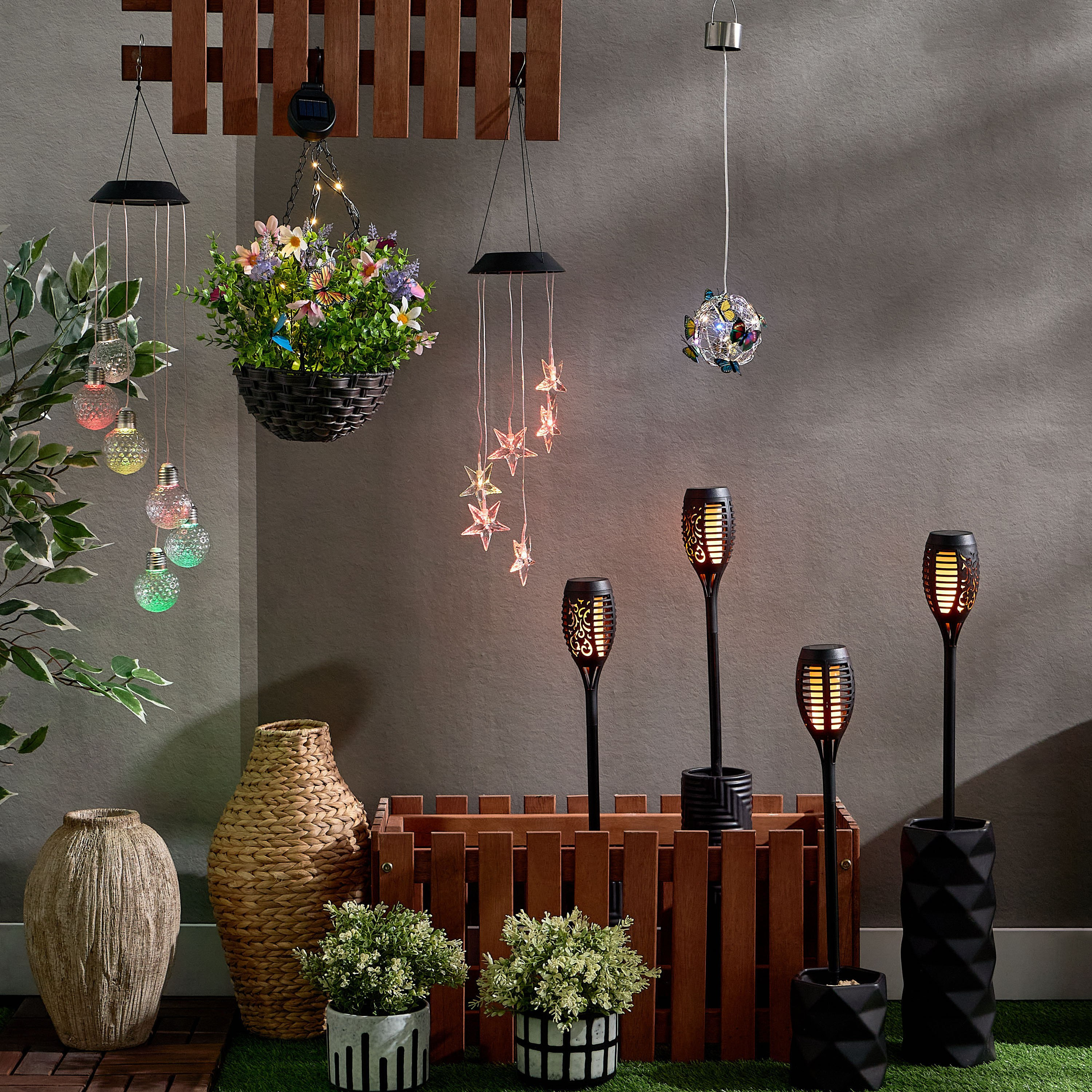 Lyn Solar Hanging Flower Pot with LED Lights - 25x25x30 cm-PROMO_HB_AE_B2G2_011025-image-5