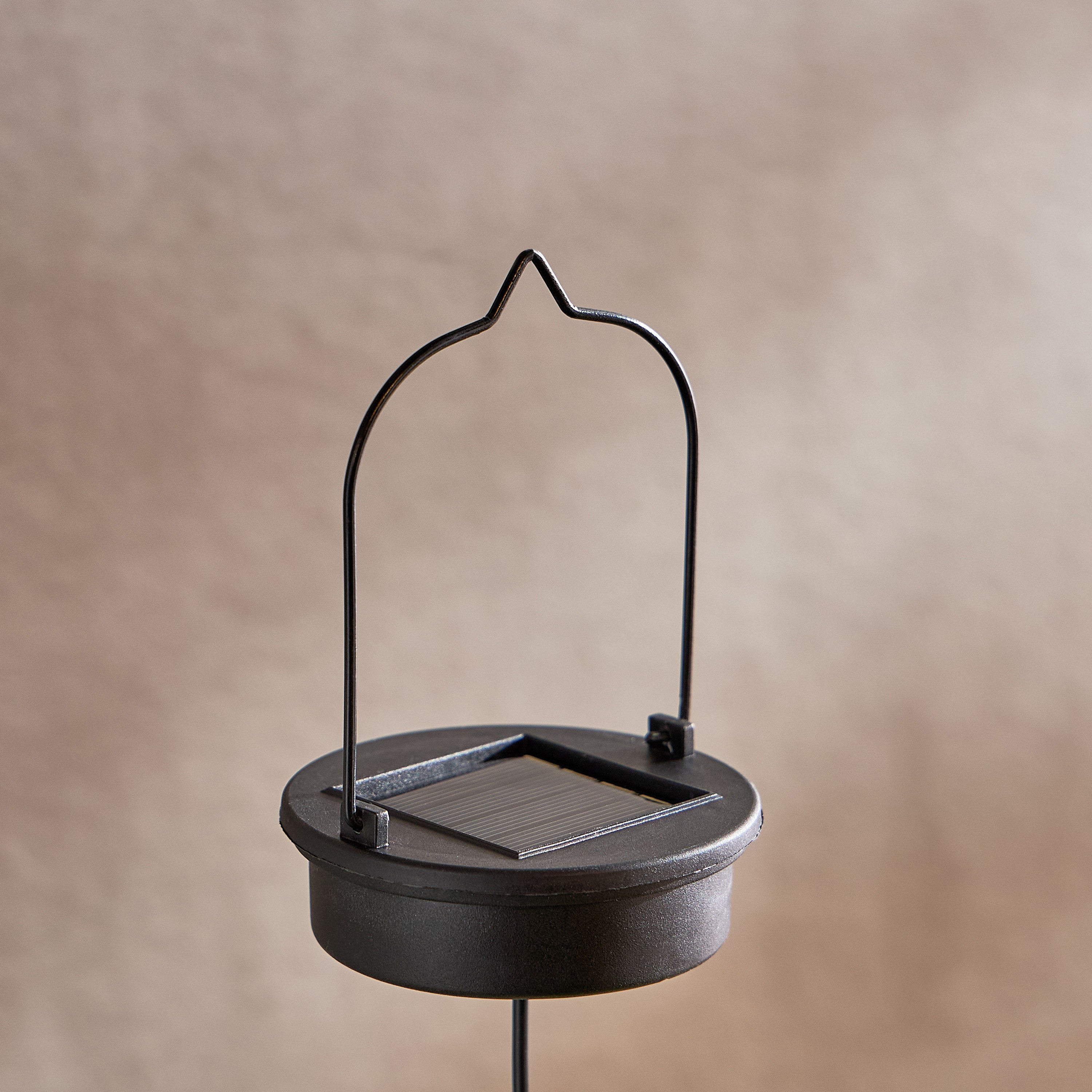 إناء زهور معلق بالطاقة الشمسية وأضواء أل إي دي من لين - 35x35x30 سم-hbxoutdoor-hbxoutdooraccessories-lighting-image-3