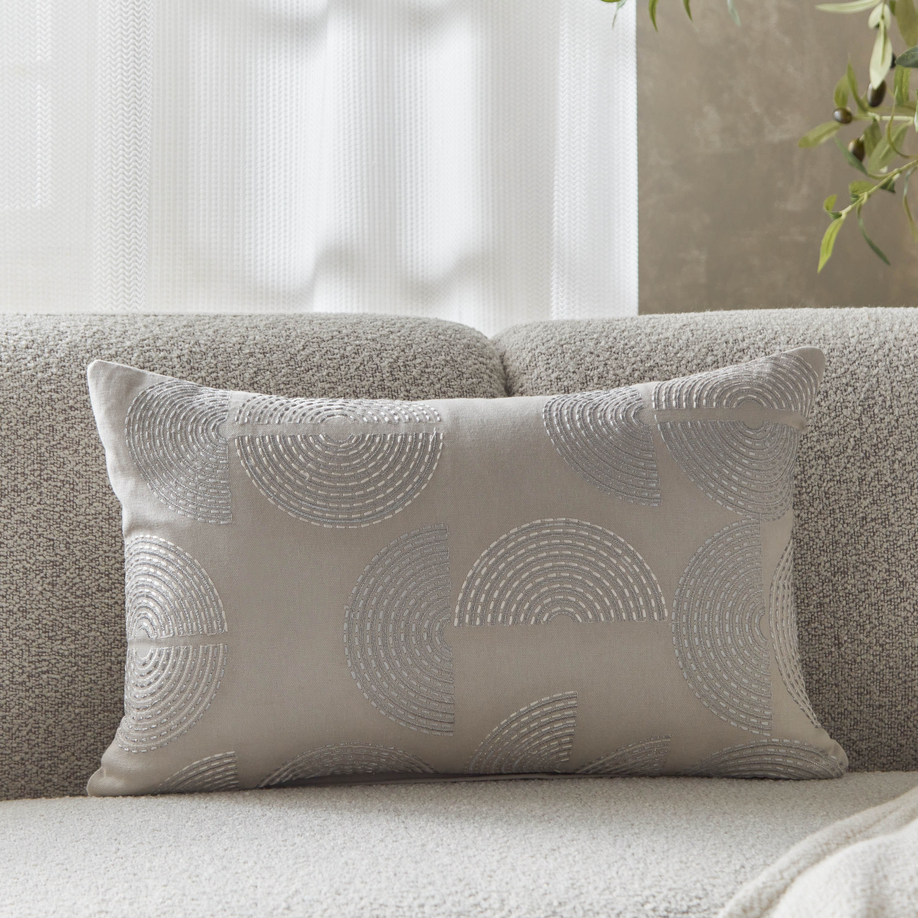 وسادة محشوة مطرزة من أوبن فيو - 30x50 سم-hbxlivingroom-furnishings-cushionsandcovers-filledcushions-image-1