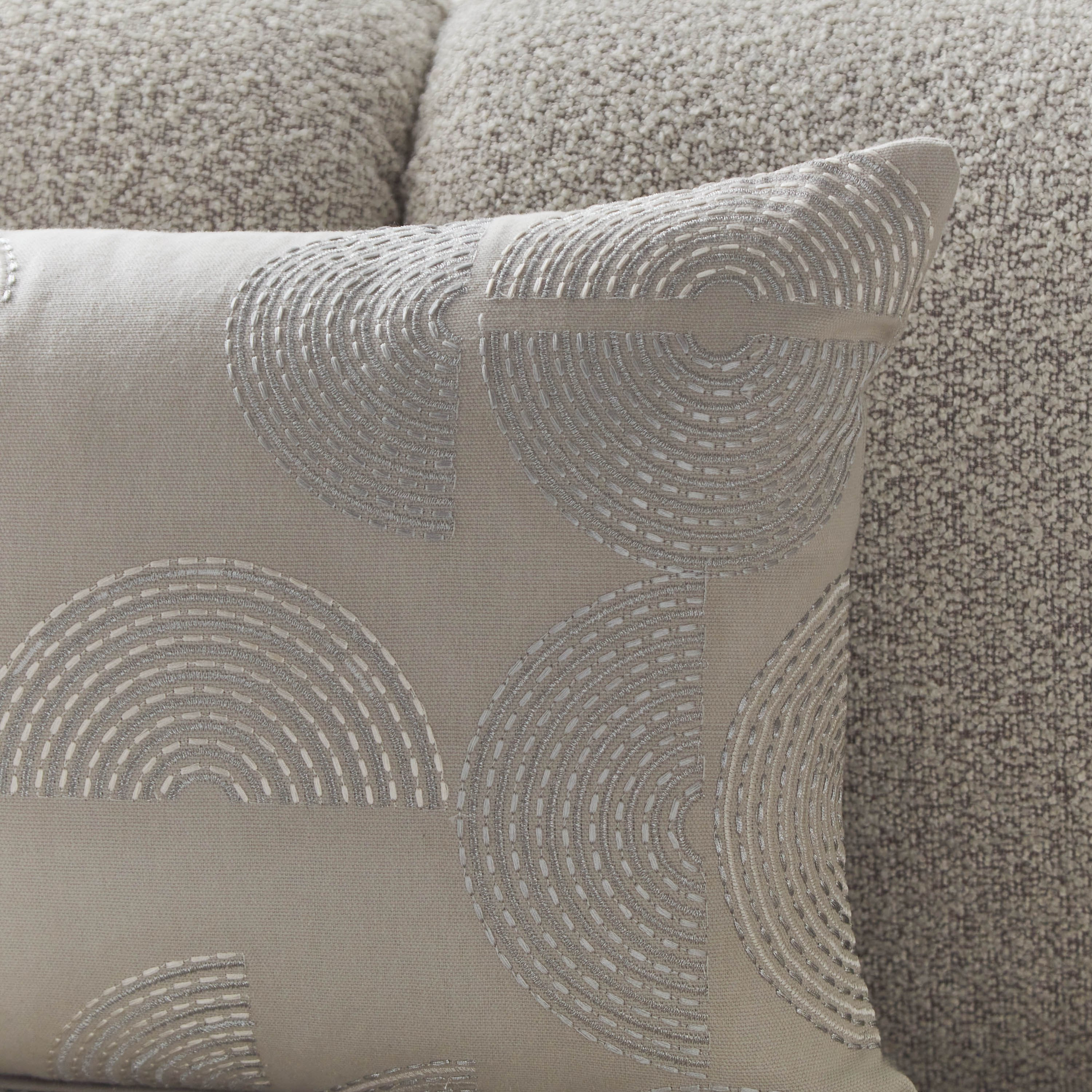 وسادة محشوة مطرزة من أوبن فيو - 30x50 سم-hbxlivingroom-furnishings-cushionsandcovers-filledcushions-image-2