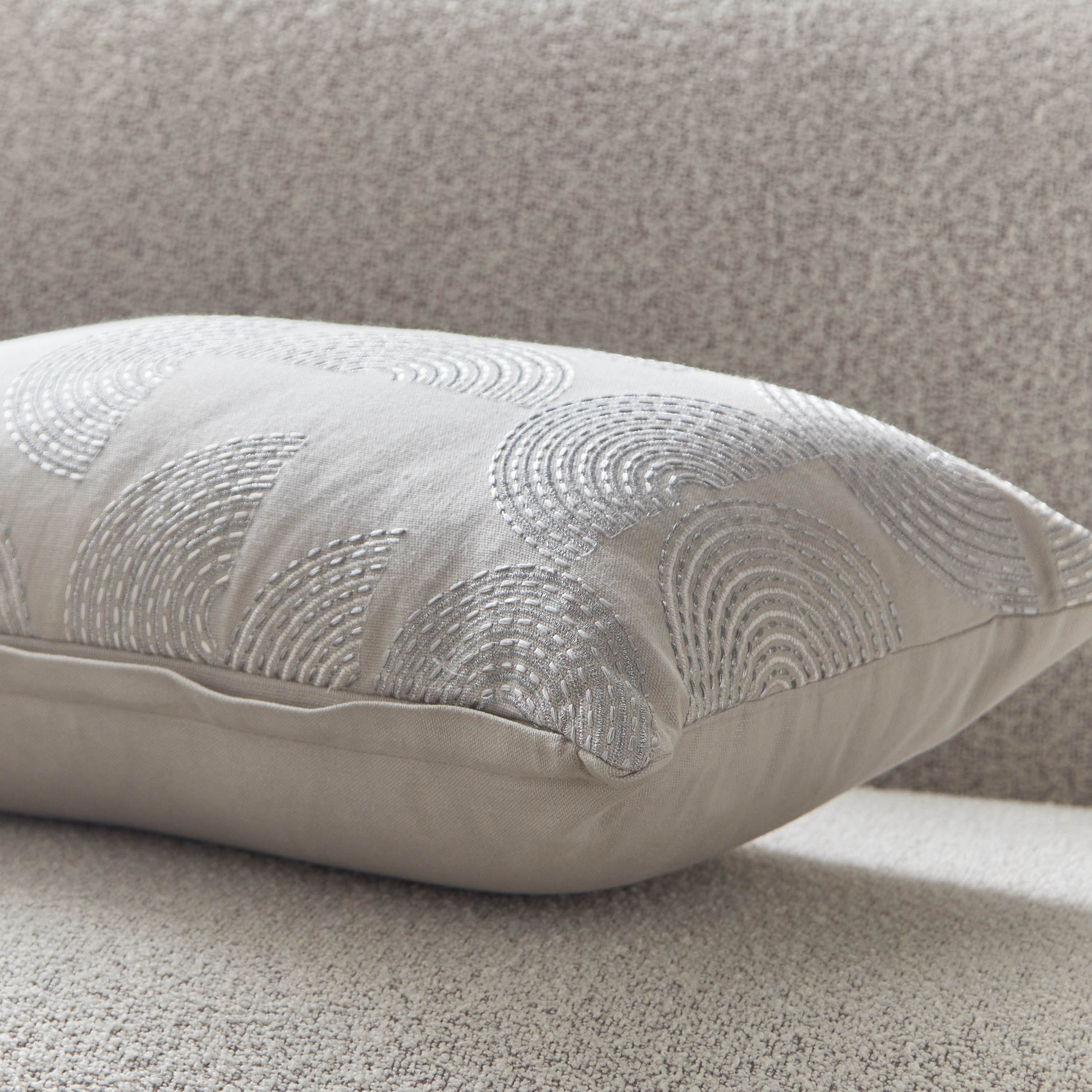وسادة محشوة مطرزة من أوبن فيو - 30x50 سم-hbxlivingroom-furnishings-cushionsandcovers-filledcushions-image-3