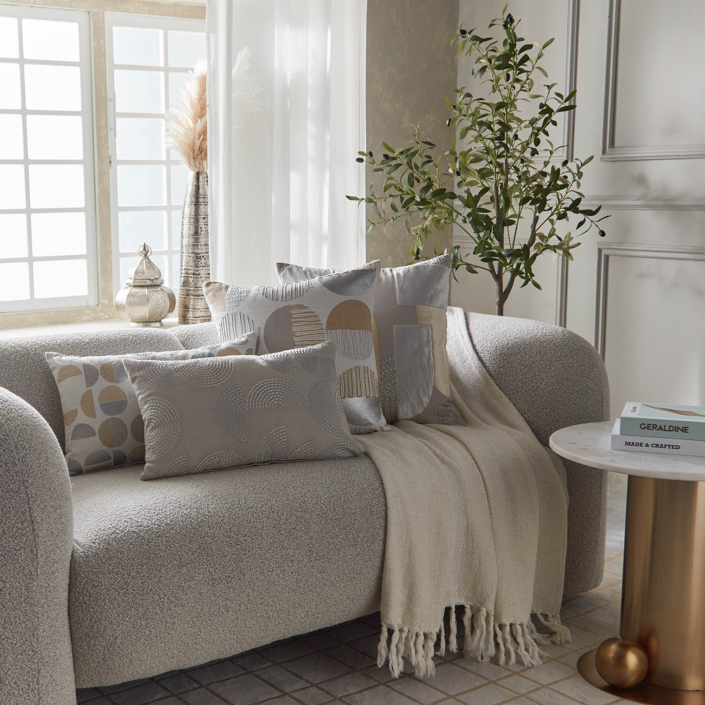 وسادة محشوة مطرزة من أوبن فيو - 30x50 سم-hbxlivingroom-furnishings-cushionsandcovers-filledcushions-image-5