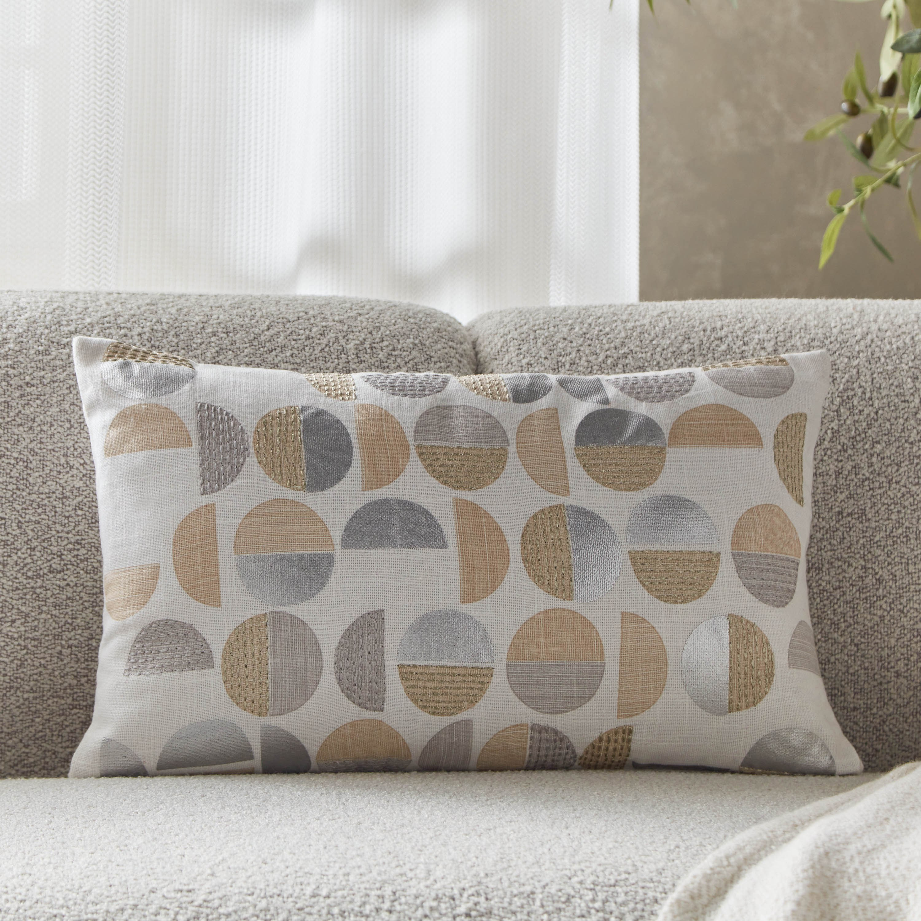 وسادة محشوة مطرزة من أوبن فيو - 30x50 سم-hbxlivingroom-furnishings-cushionsandcovers-filledcushions-image-1