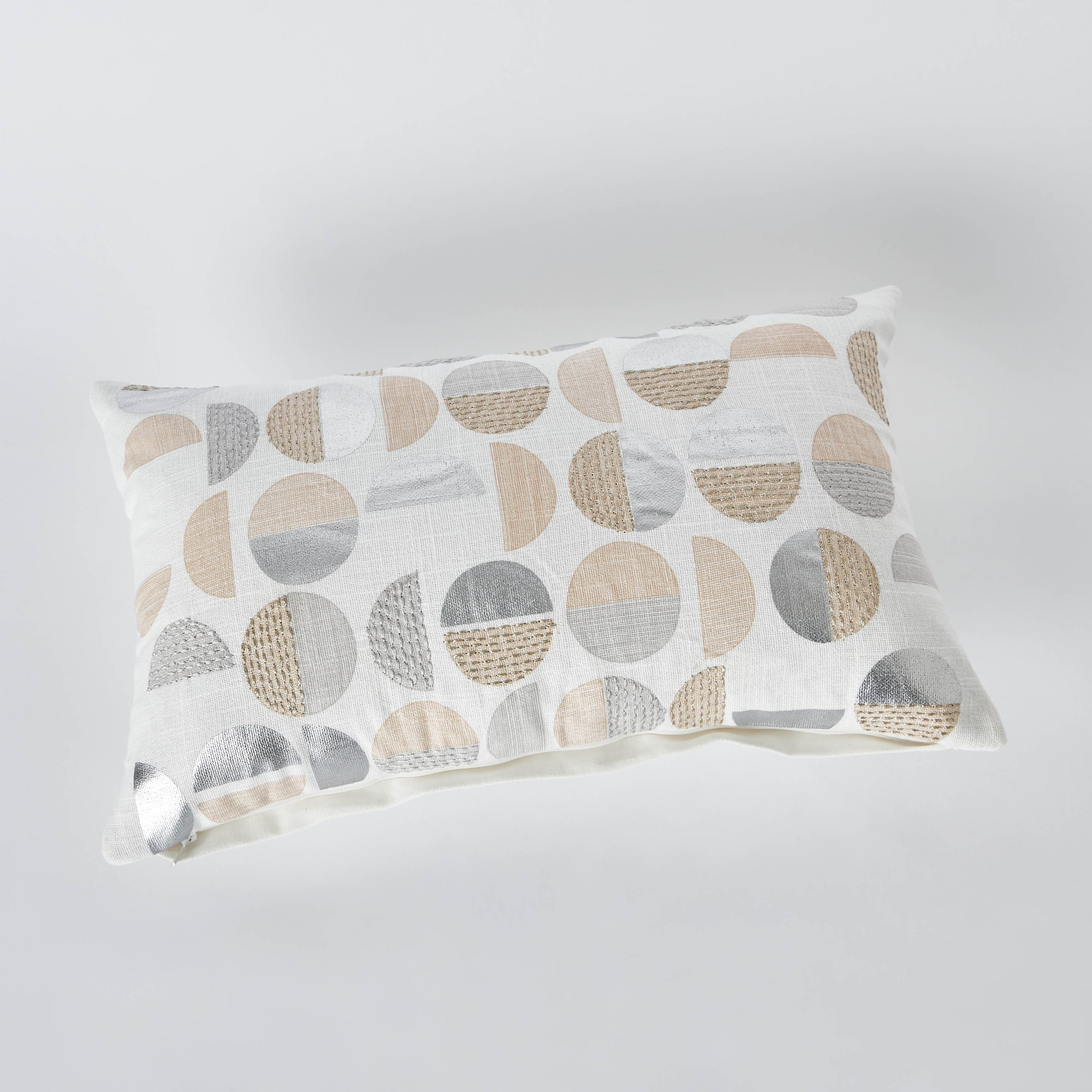 وسادة محشوة مطرزة من أوبن فيو - 30x50 سم-hbxlivingroom-furnishings-cushionsandcovers-filledcushions-image-6