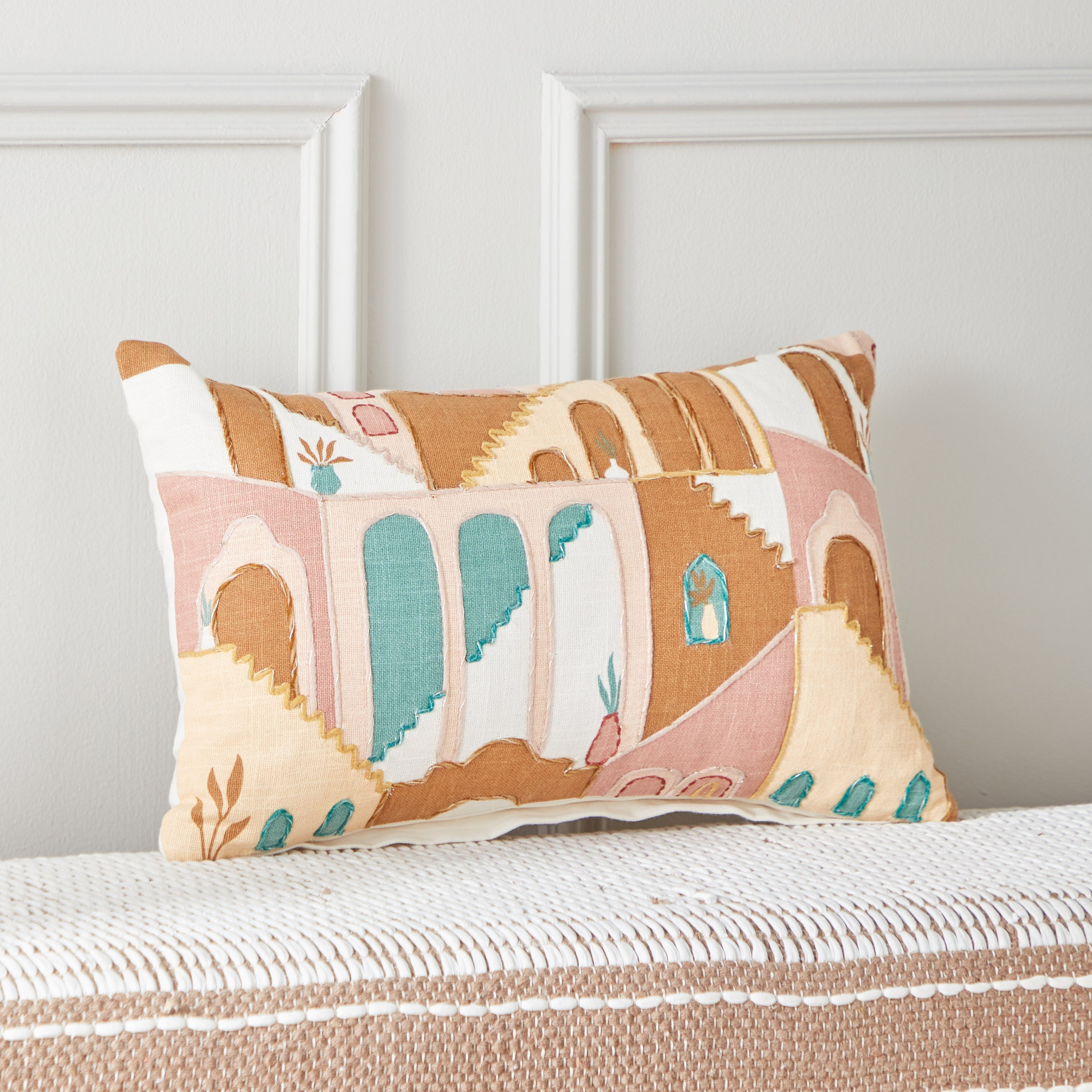 وسادة محشوة بتطريز ديزيرت من سيج شديد - 30x50 سم-hbxlivingroom-furnishings-cushionsandcovers-filledcushions-image-1