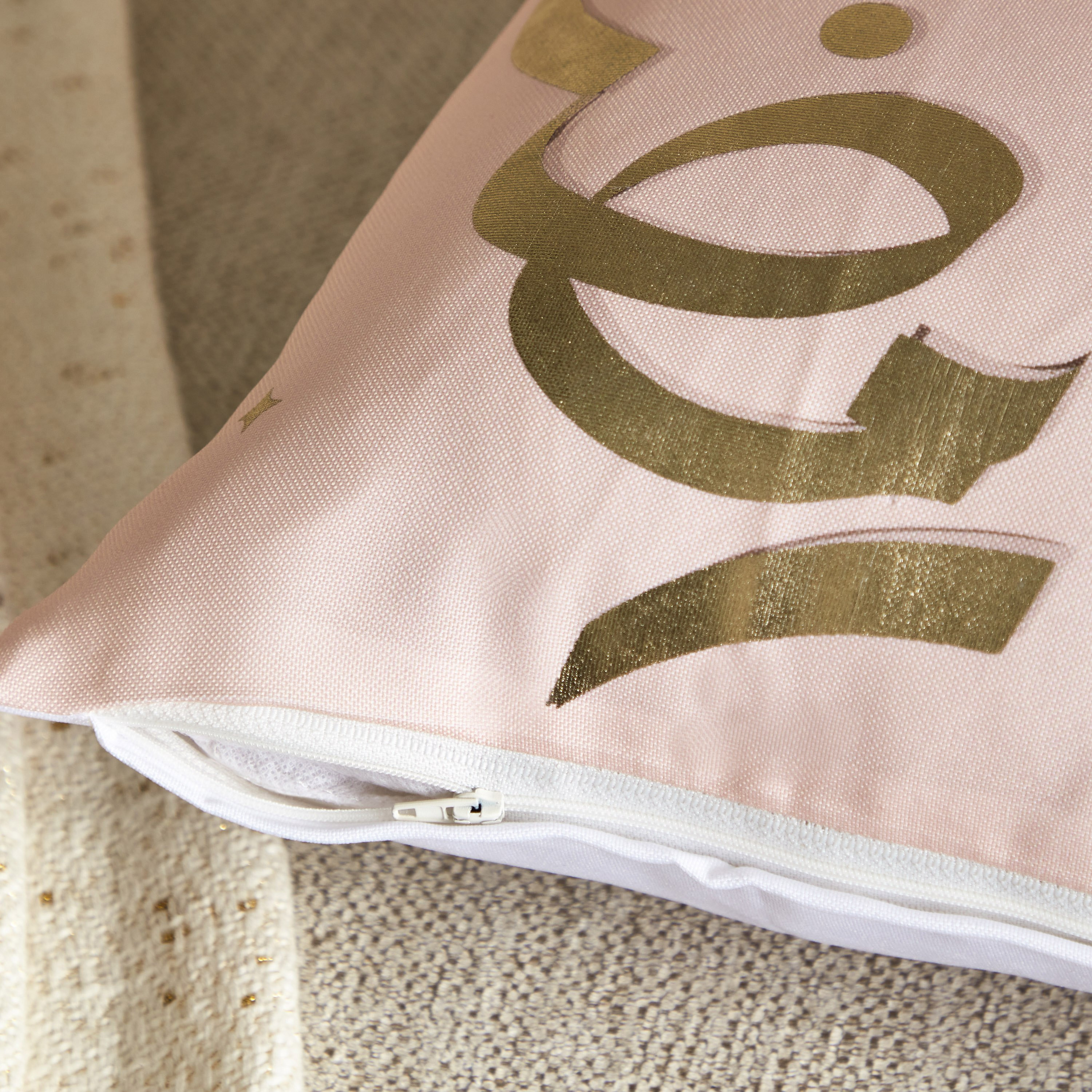 غطاء وسادة بطبعات رقمية من سيلكي شين - 45x45 سم-hbxhomeware-cushionsandcovers-cushioncovers-image-4
