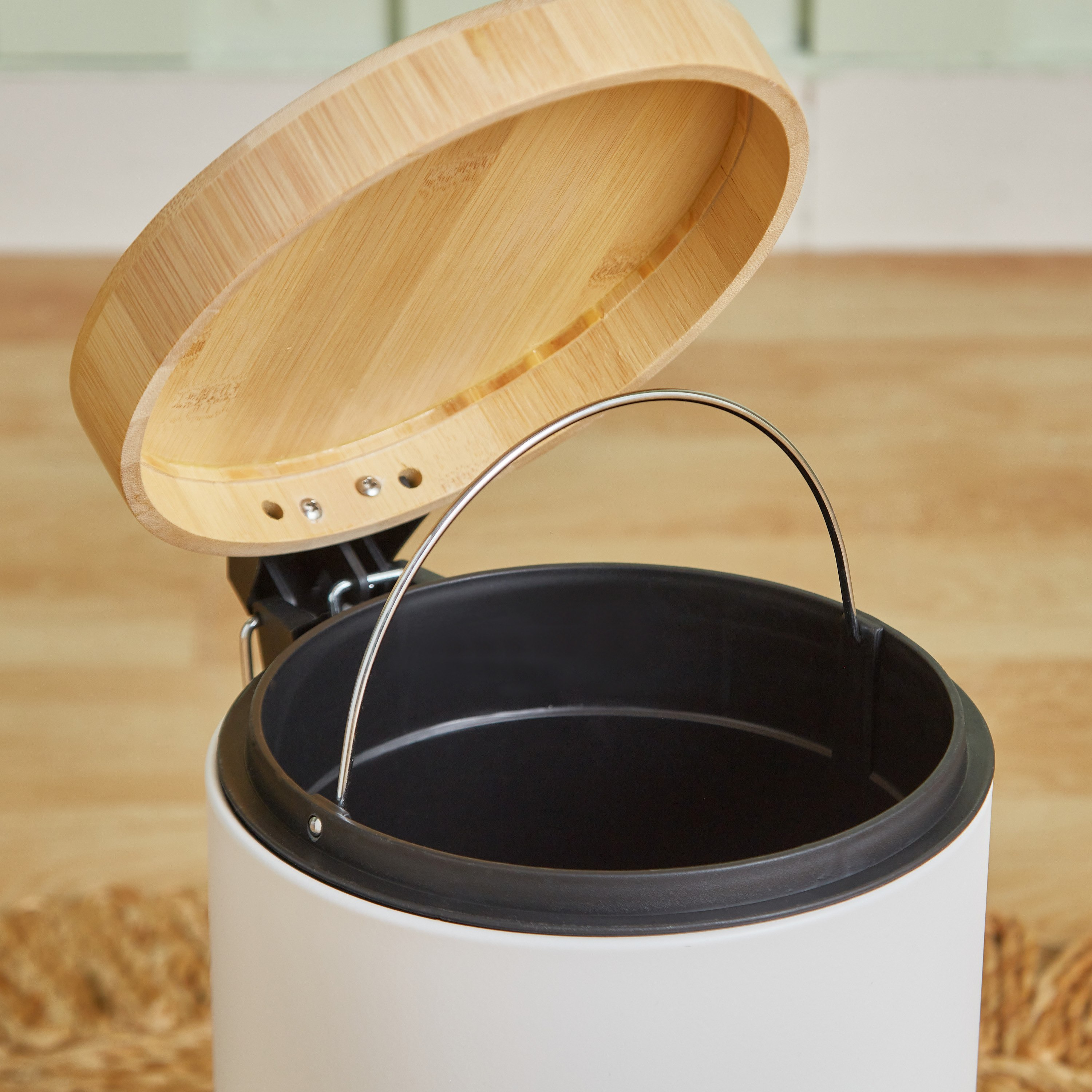 سلة مهملات بدواسة مع غطاء مرن من الخيزران من أوركيد - 5 لتر-hbxhomeware-hbxbathroom-image-3