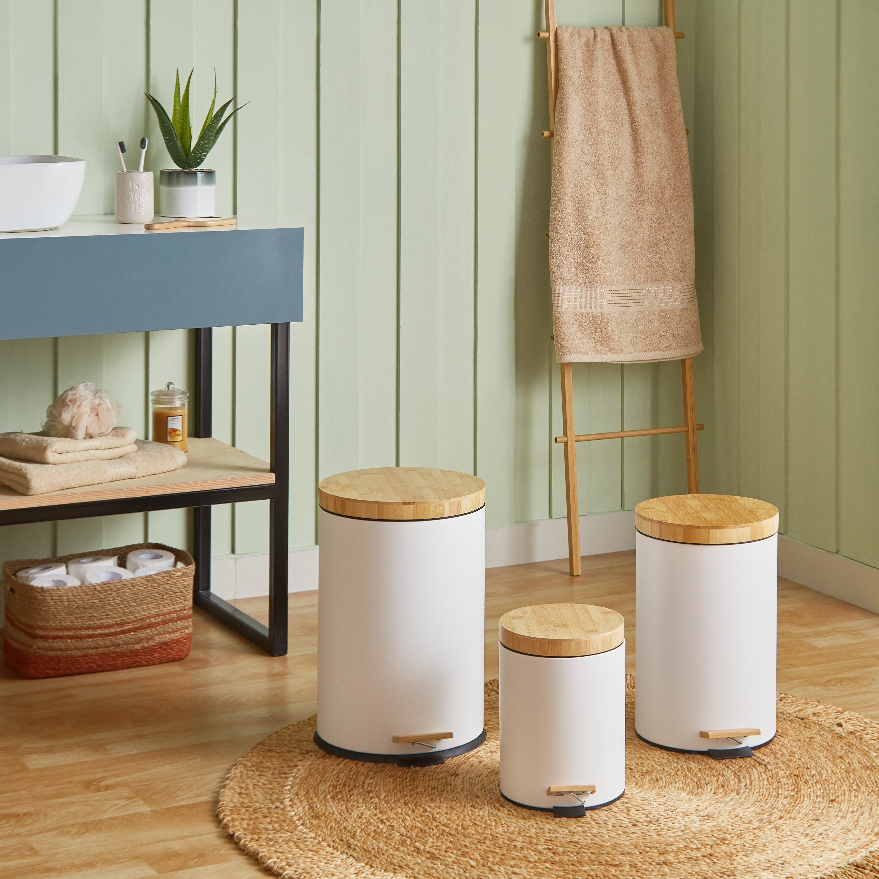 سلة مهملات بدواسة مع غطاء مرن من الخيزران من أوركيد - 5 لتر-hbxhomeware-hbxbathroom-image-5