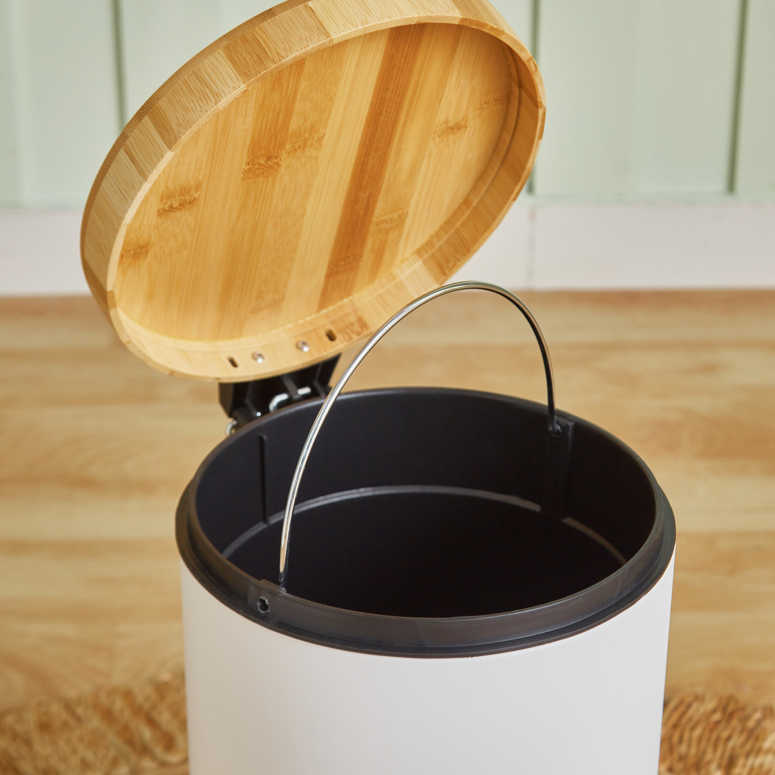 سلة مهملات بدواسة مع غطاء مرن من الخيزران من أوركيد - 12 لتر-hbxhomeware-hbxbathroom-image-3