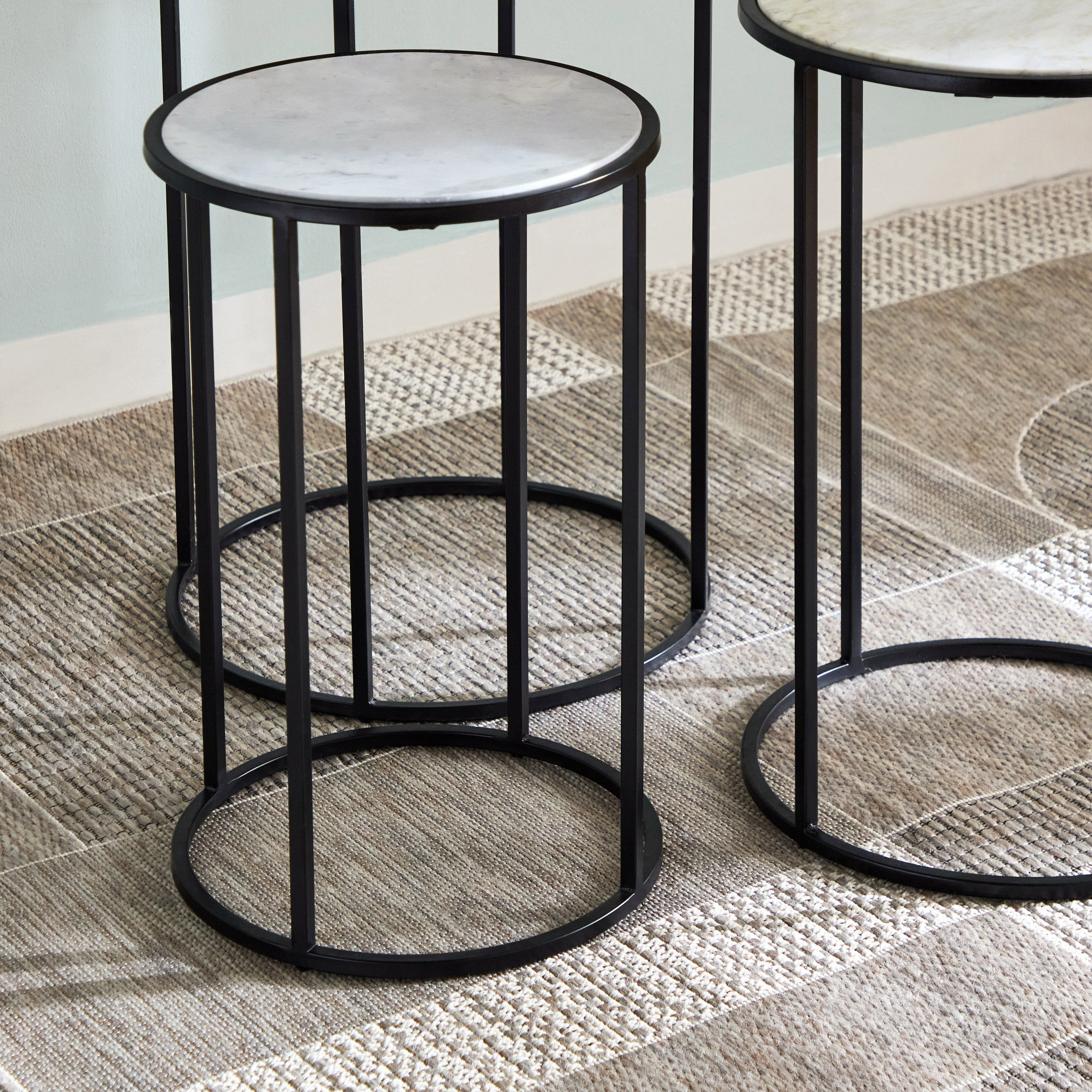 طقم طاولات متداخلة مستديرة من 3 قطع بسطح من الرخام الأصلي - ويلو-hbxfurniture-livingroom-nestingtables-image-5