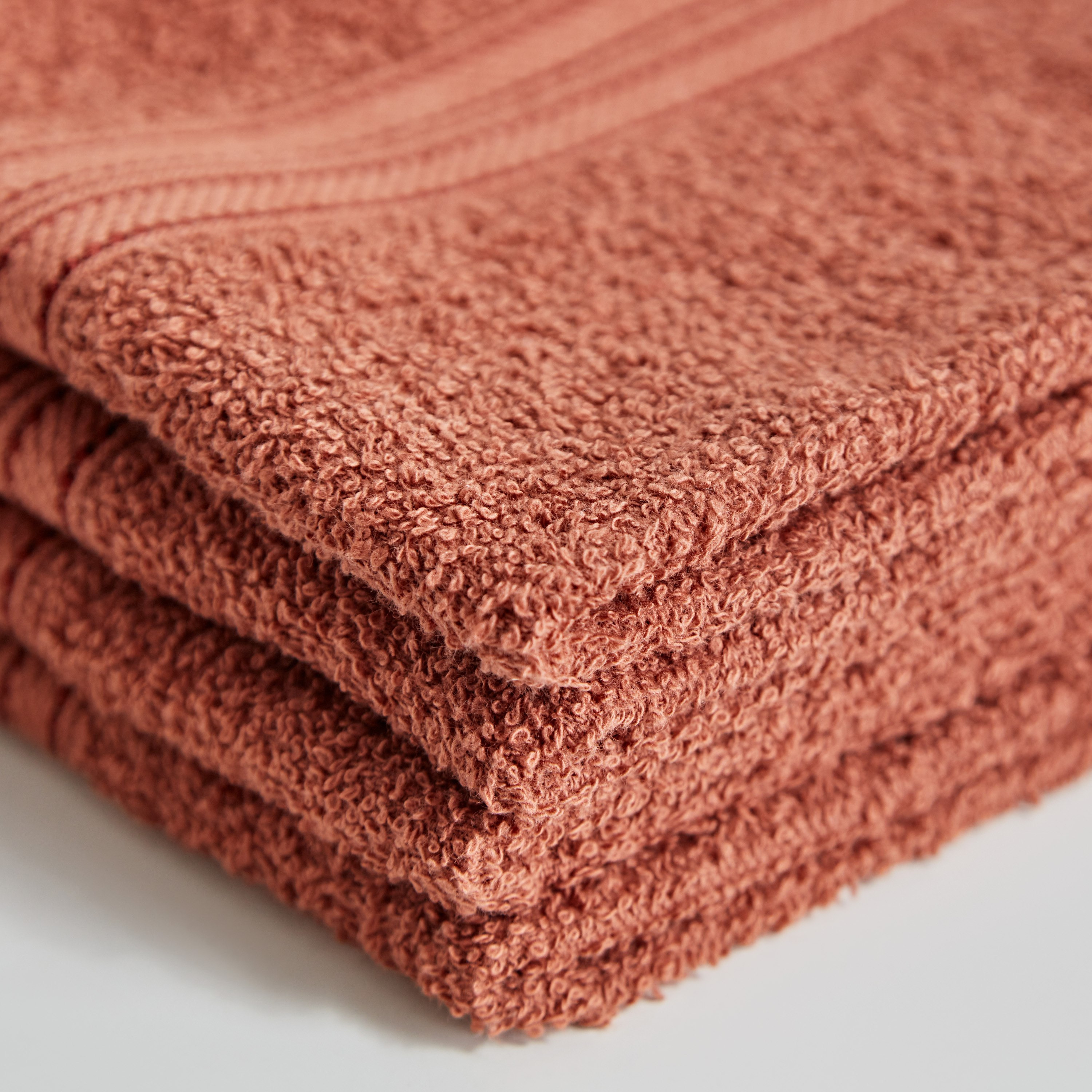 طقم مناشف وجه ممشطة 4 قطع من إسنشيال- 30x30 سم-hbxbathroom-bathroomtextiles-image-2