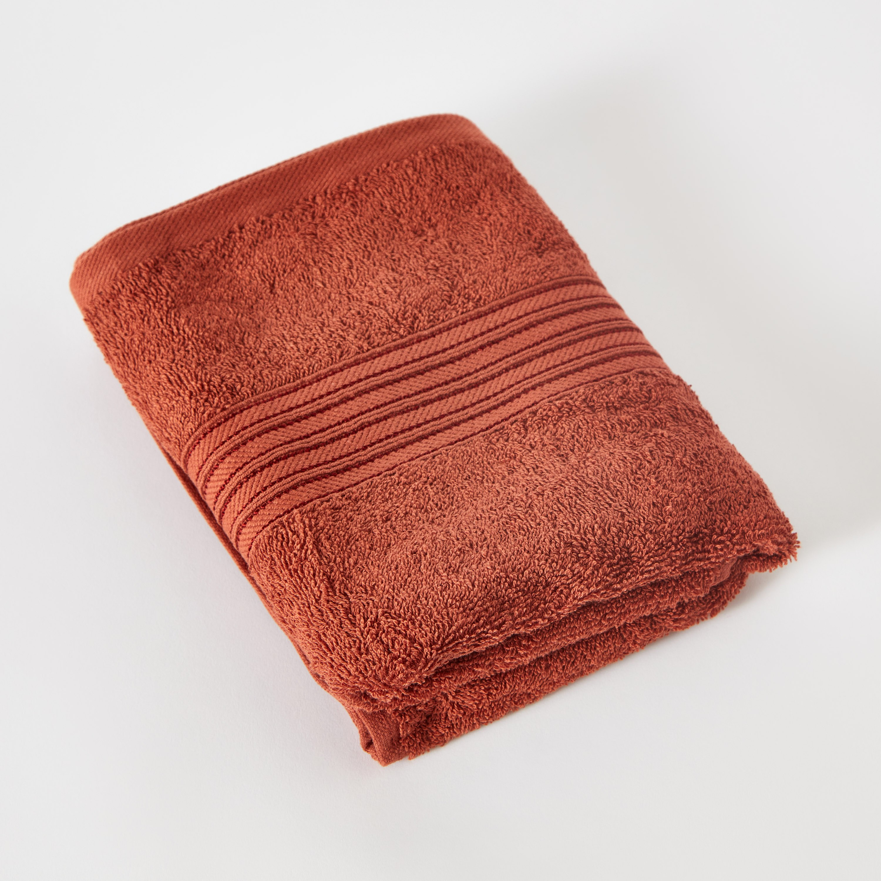 منشفة يد ممشطة من إسنشيال - 50x90 سم-hbxbathroom-bathroomtextiles-image-1