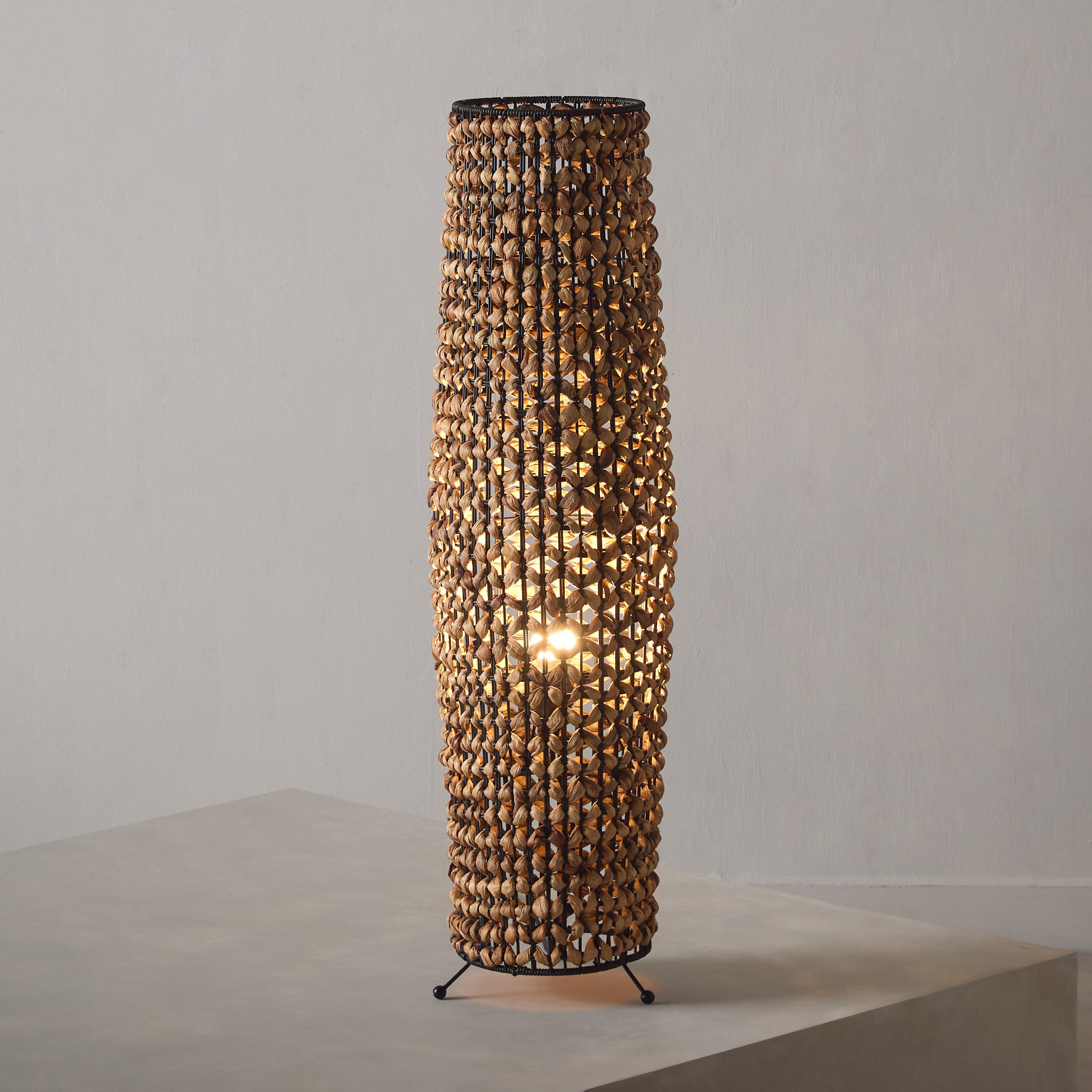 مصباح أرضية مستدير بغطاء واتر هياسينث من ناتشورال - 25x94 سم-hbxhomeware-hbxlivingroom-image-2