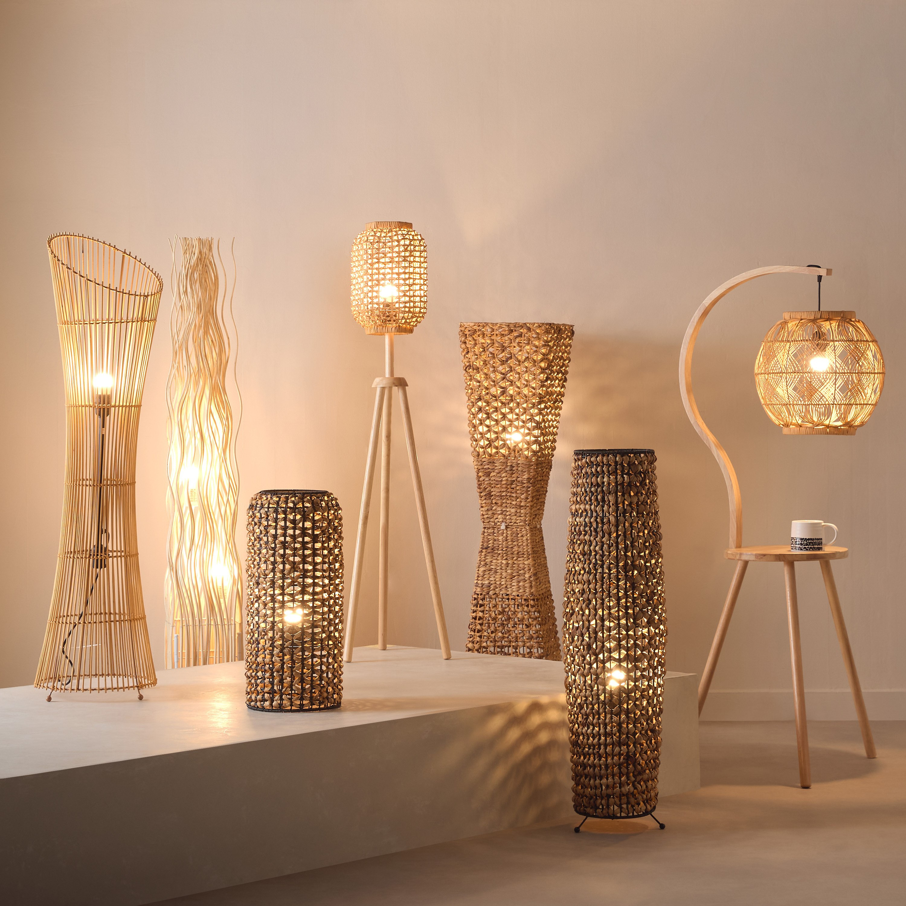 مصباح أرضية مستدير واتر هياسينث من ناتشورال- 24x53 سم-hbxhomeware-hbxlivingroom-image-4