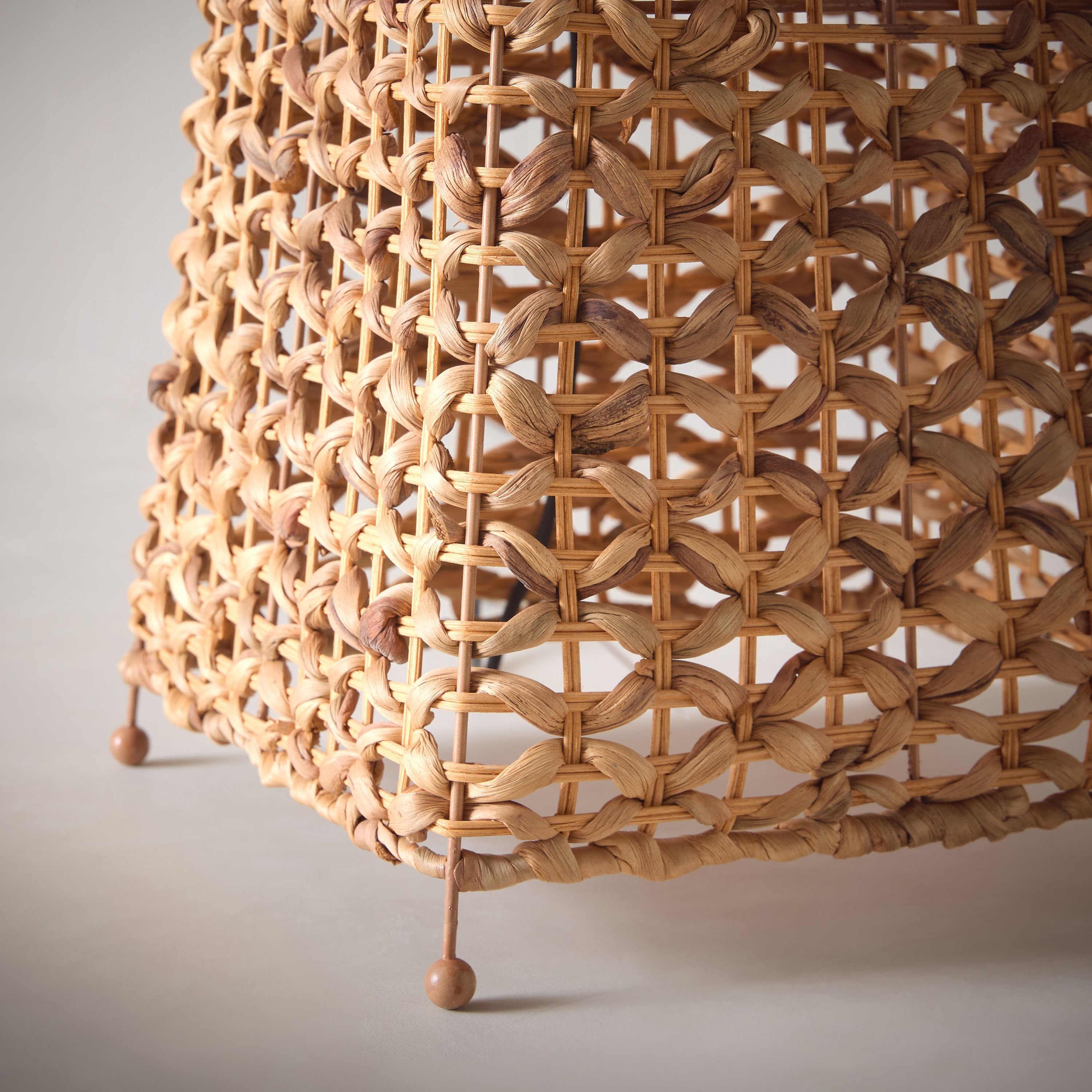 مصباح أرضية روطان وأعشاب بحرية مع كابل ولمبة E27 من ناتشورال- 29x130 سم-hbxhomeware-hbxlivingroom-image-4