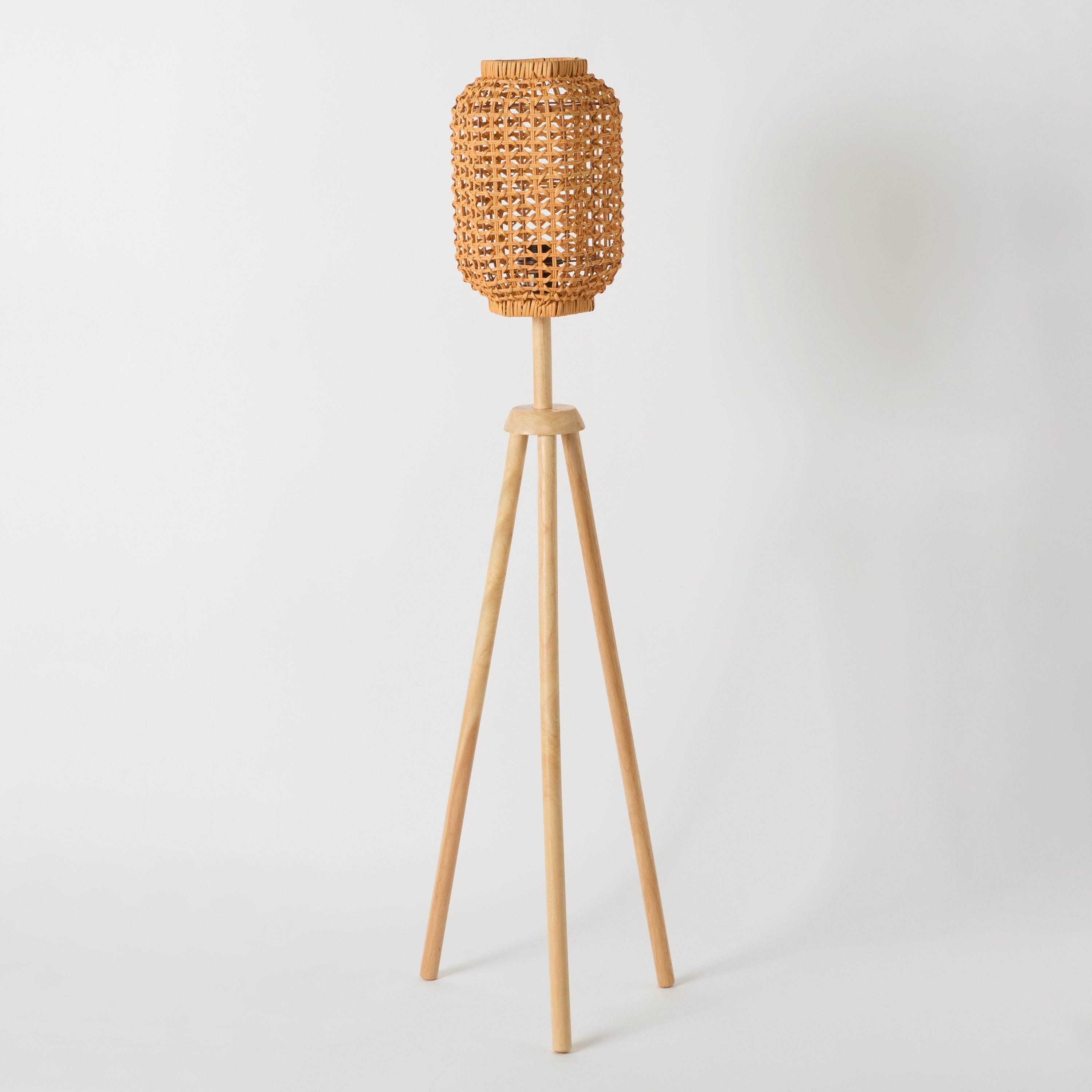 مصباح ثلاثي القوائم روطان بشكل سداسي مع حامل خشبي مستقيم من ناتشورال- 20x125 سم-hbxhomeware-hbxlivingroom-image-4