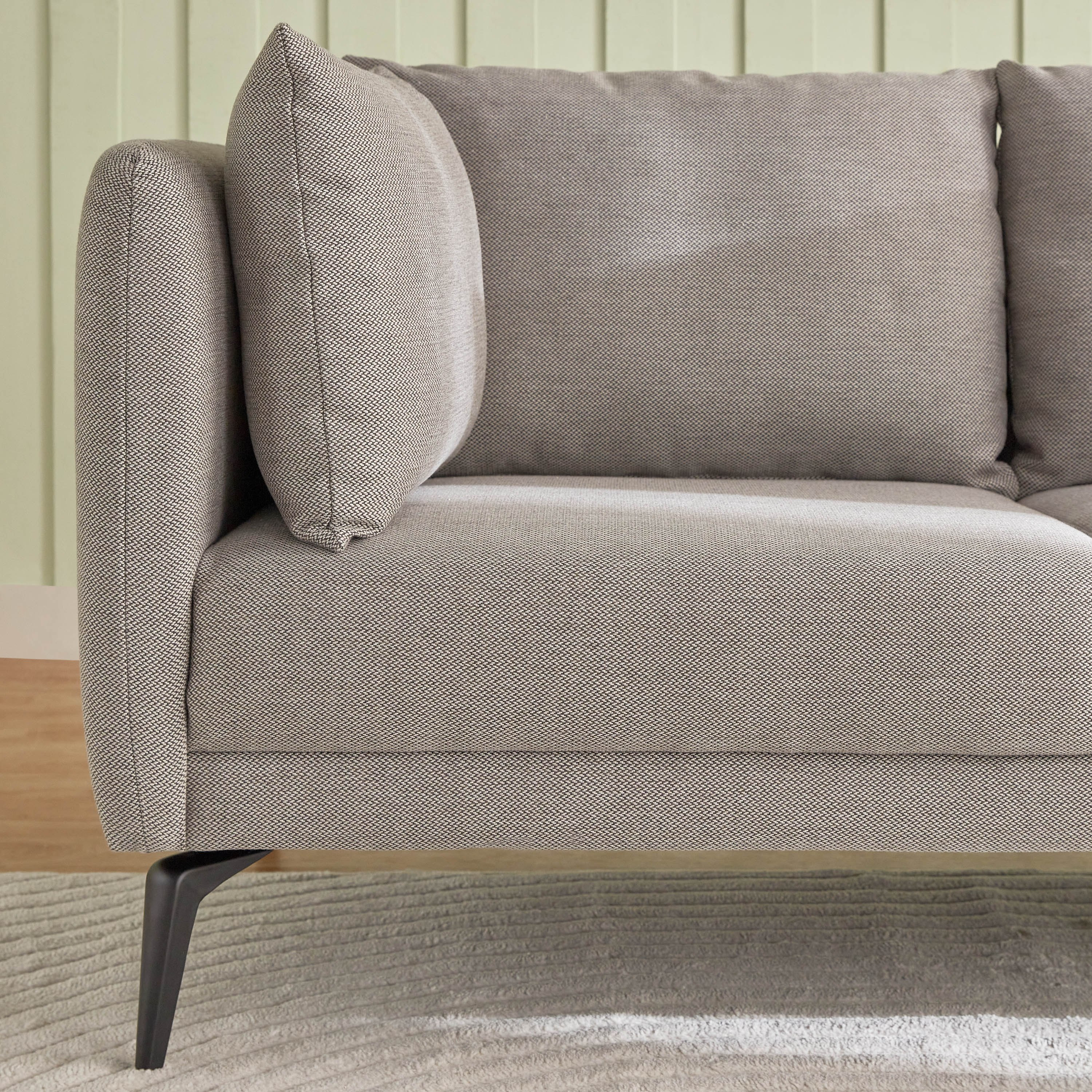 كنبة قماش بمقعدين مع وسادتين من هاربر-hbxlivingroom-sofasandarmchairs-sofas-image-7