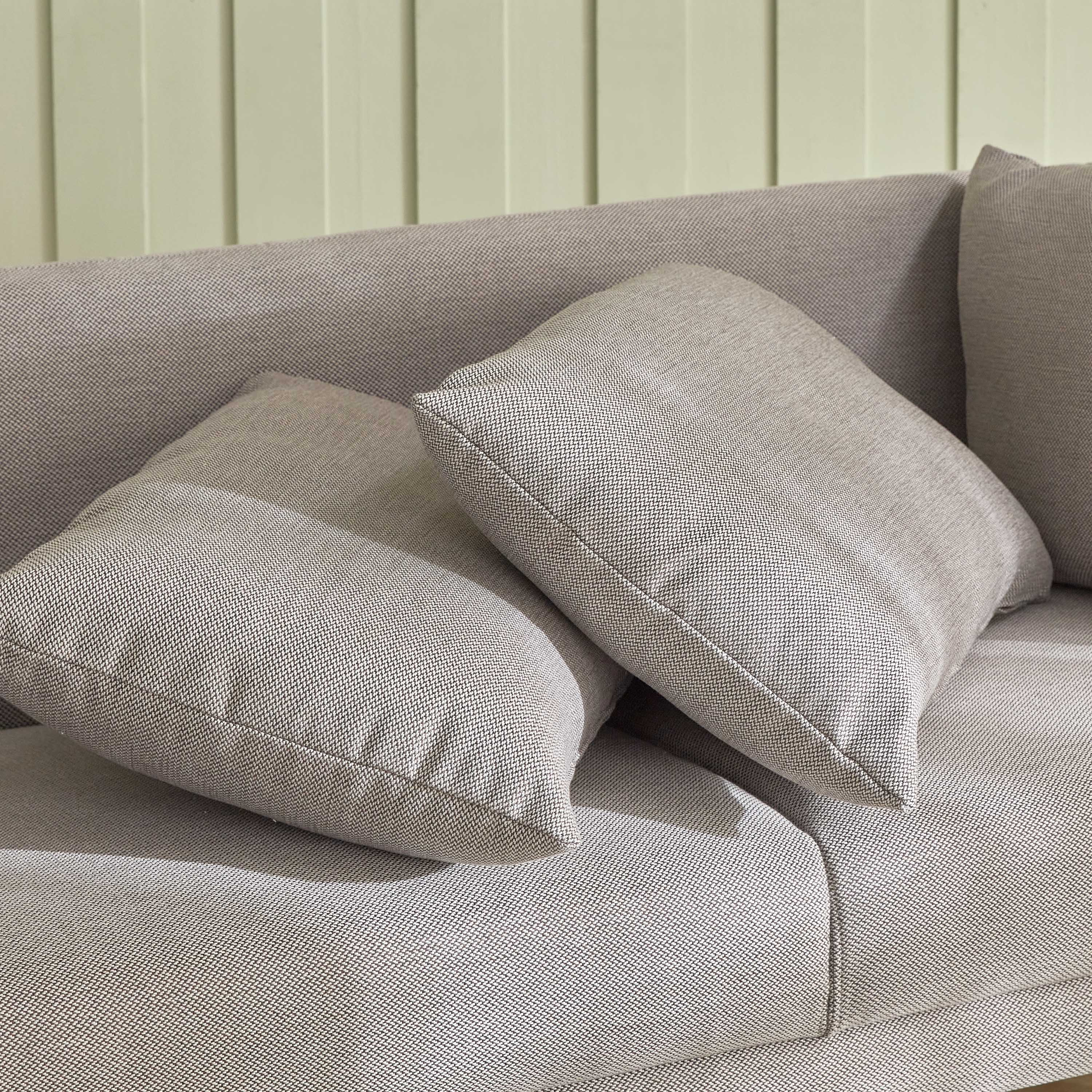 كنبة قماش بمقعدين مع وسادتين من هاربر-hbxlivingroom-sofasandarmchairs-sofas-image-8