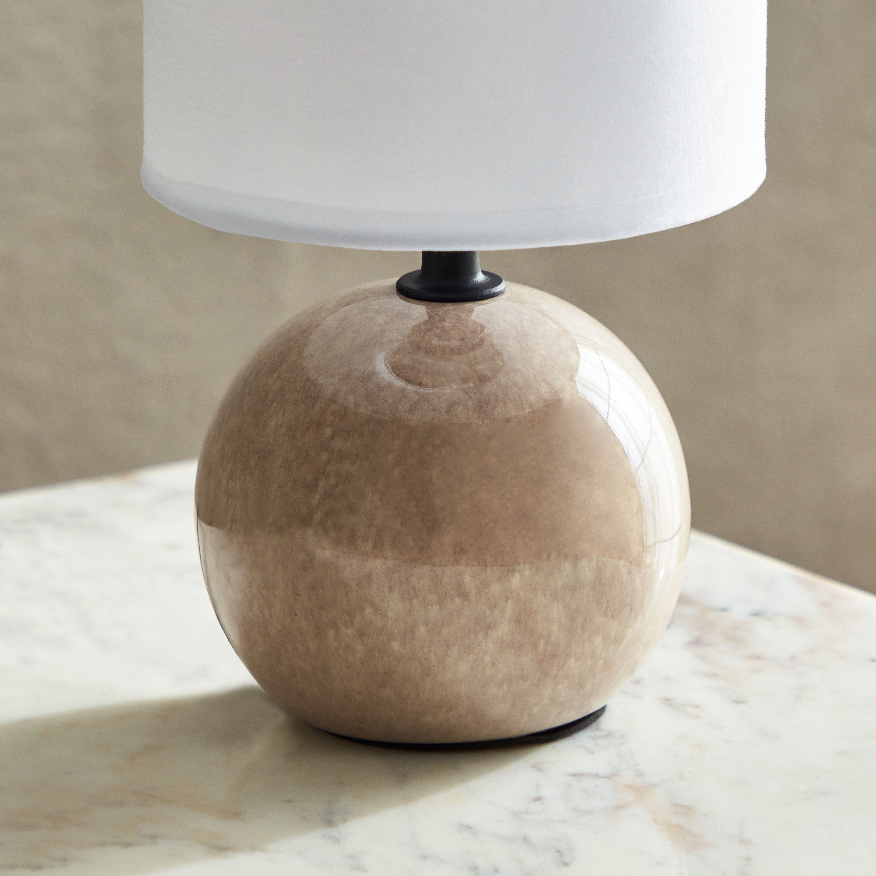 مصباح طاولة سيراميك من كاسبيان - 13x13x24 سم-hbxlivingroom-lighting-tablelamps-image-4