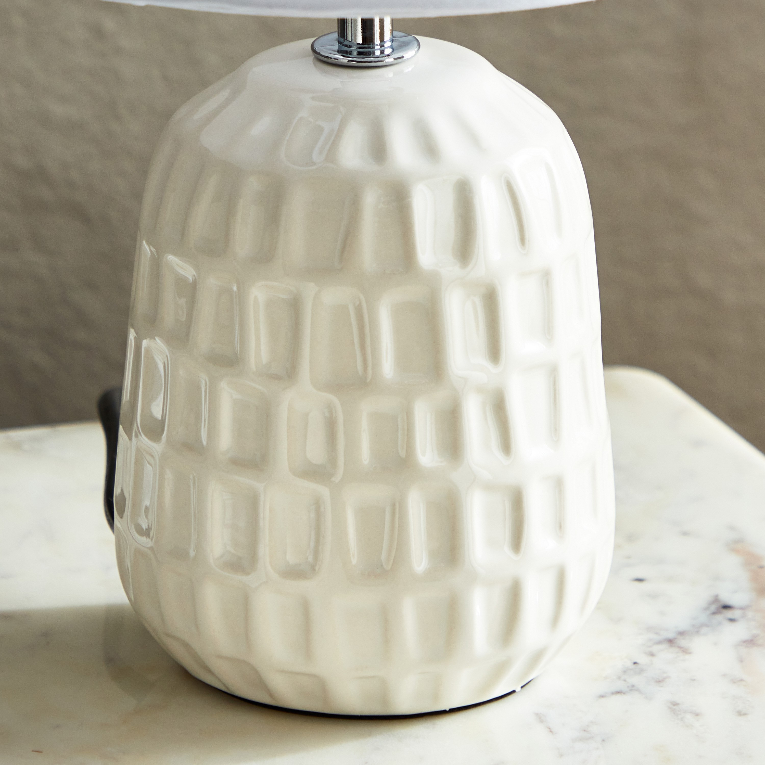 Caspian Ceramic Table Lamp - 17x17x31.5 cm-hbxlivingroom-lighting-tablelamps-image-4