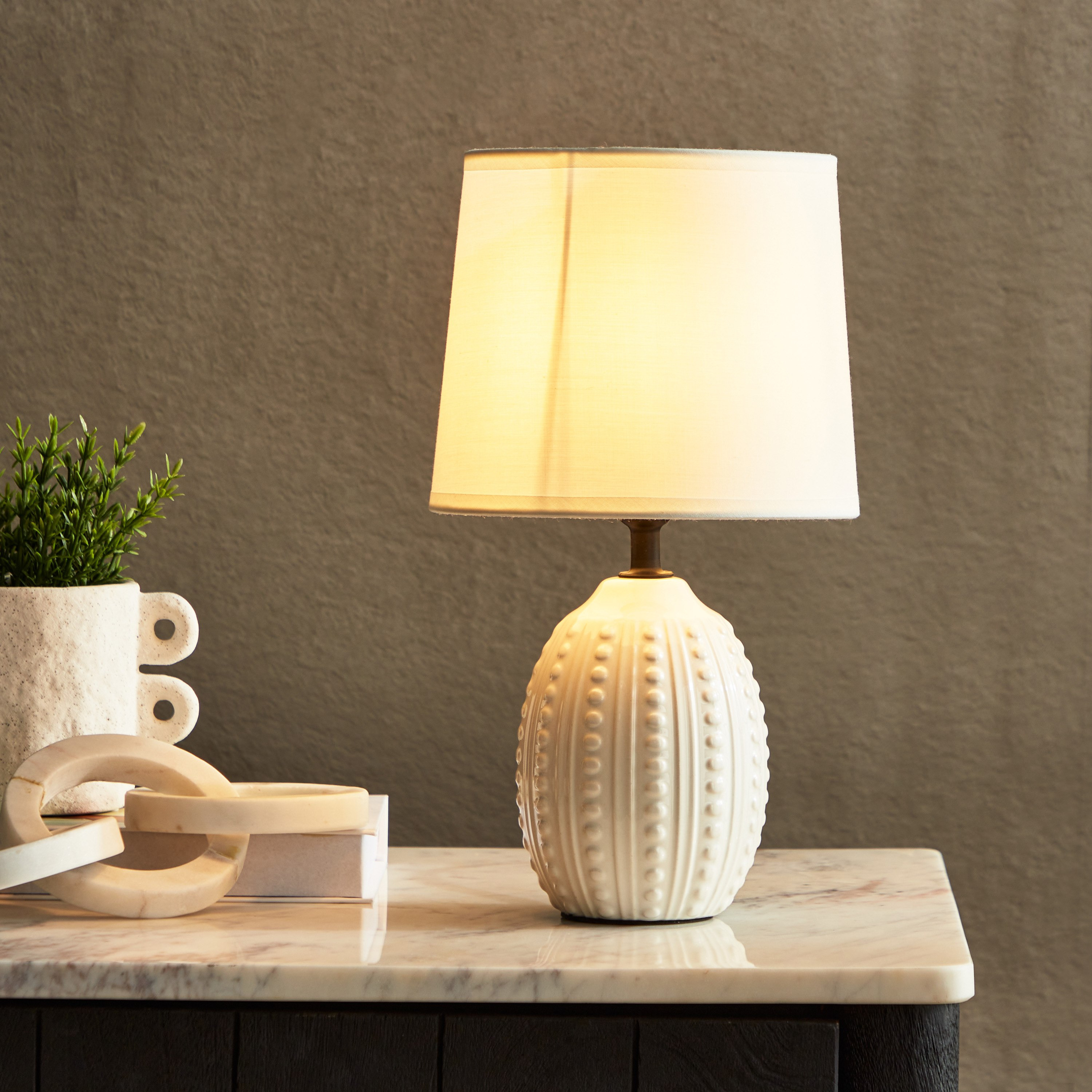 مصباح طاولة سيراميك من كاسبيان - 18x18x31 سم-hbxlivingroom-lighting-tablelamps-image-2