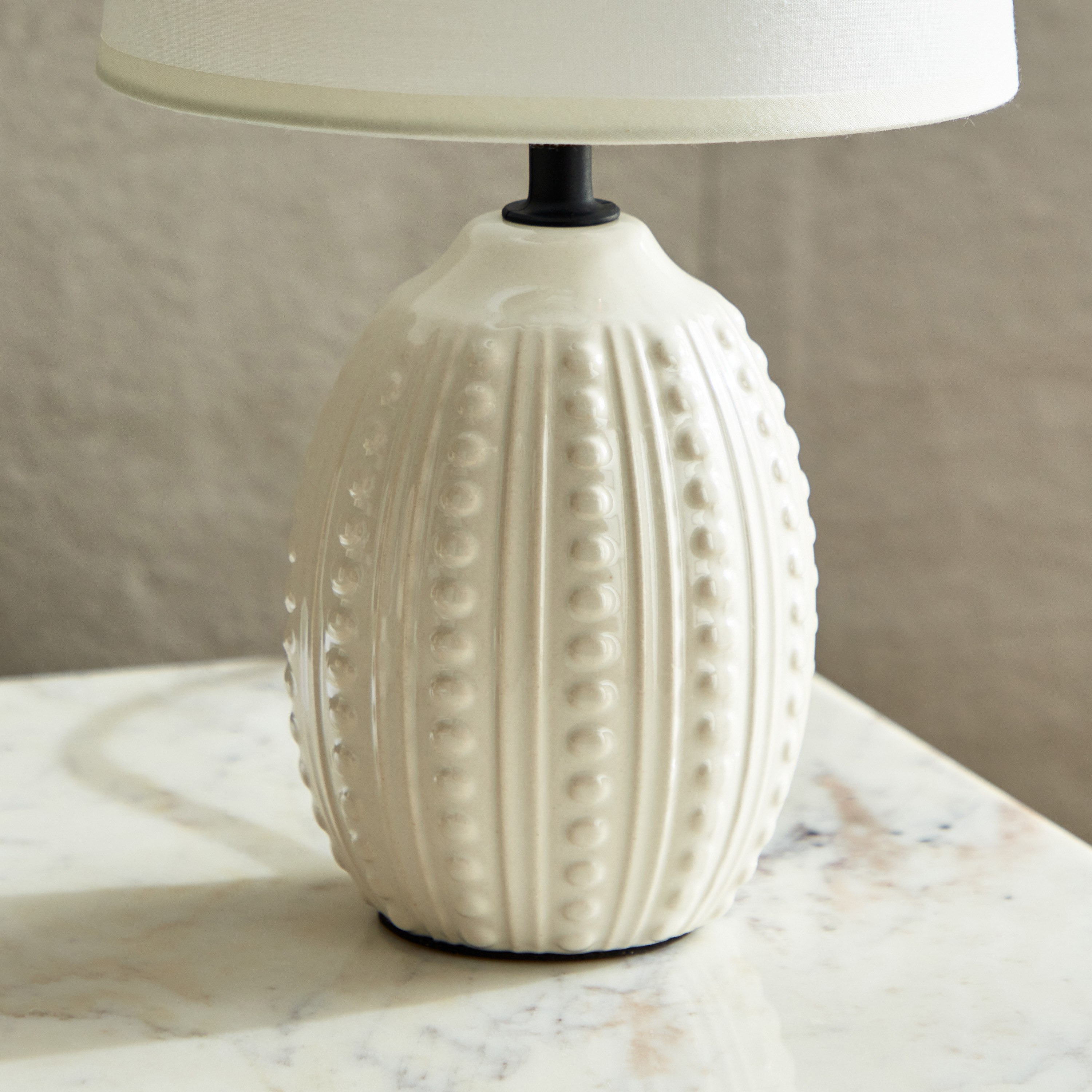مصباح طاولة سيراميك من كاسبيان - 18x18x31 سم-hbxlivingroom-lighting-tablelamps-image-4