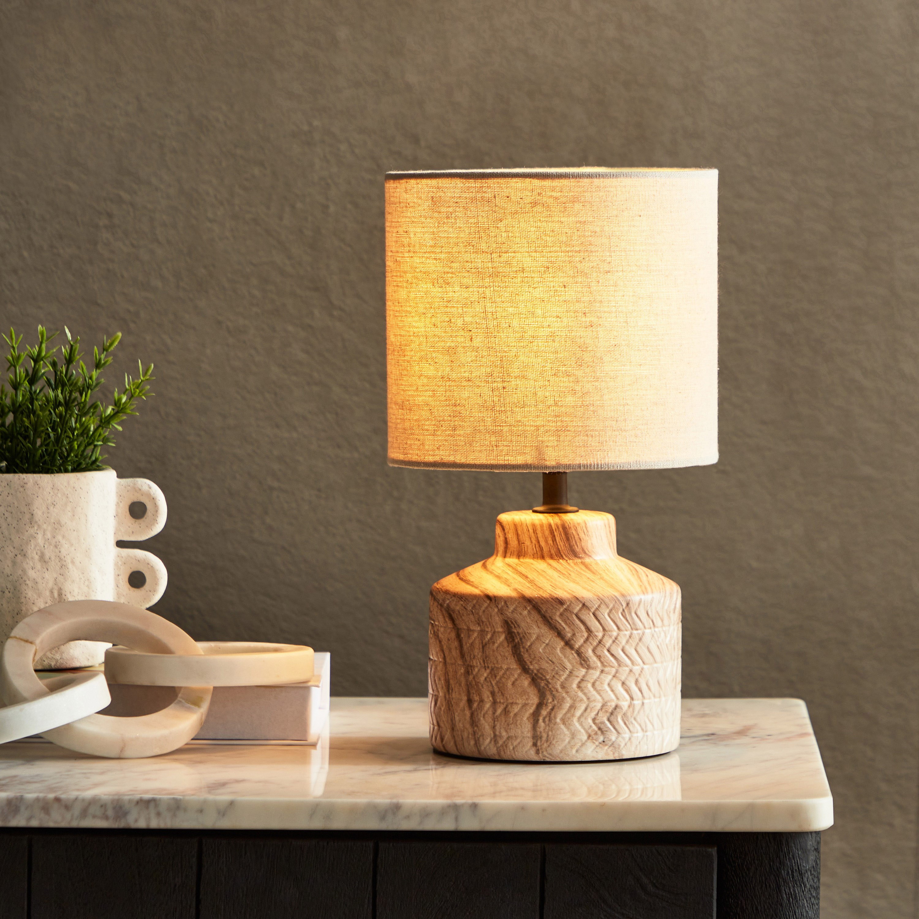مصباح طاولة سيراميك بتشطيب خشبي من كاسبيان - 16x16x27.5 سم-hbxlivingroom-lighting-tablelamps-image-2