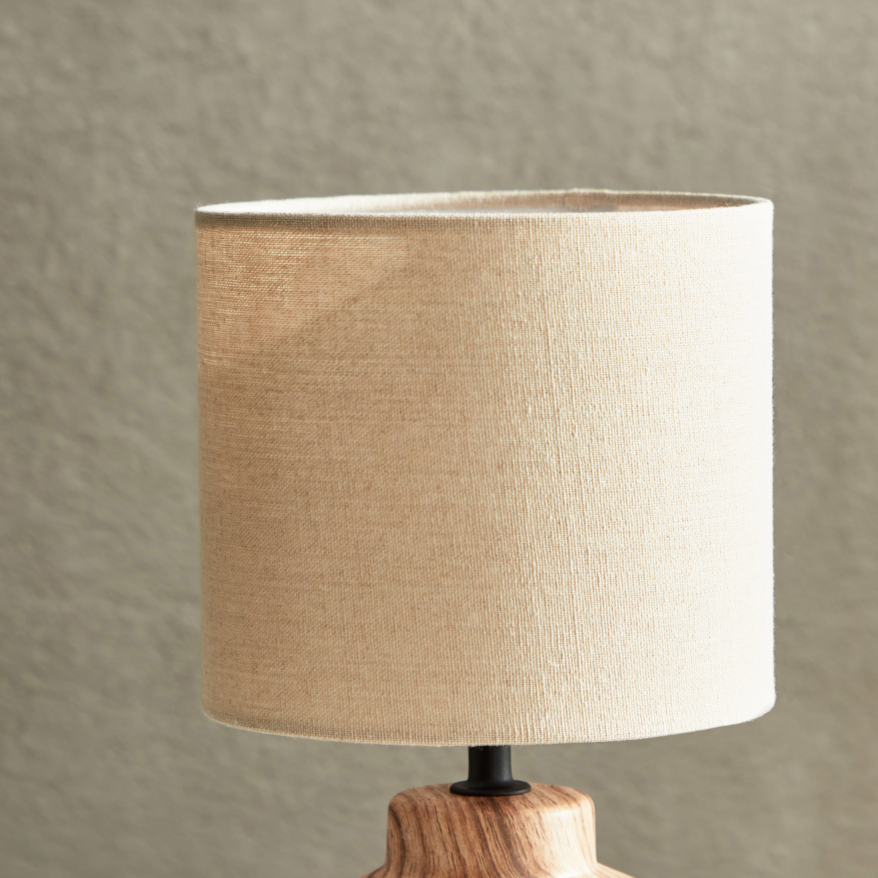 مصباح طاولة سيراميك بتشطيب خشبي من كاسبيان - 16x16x27.5 سم-hbxlivingroom-lighting-tablelamps-image-3