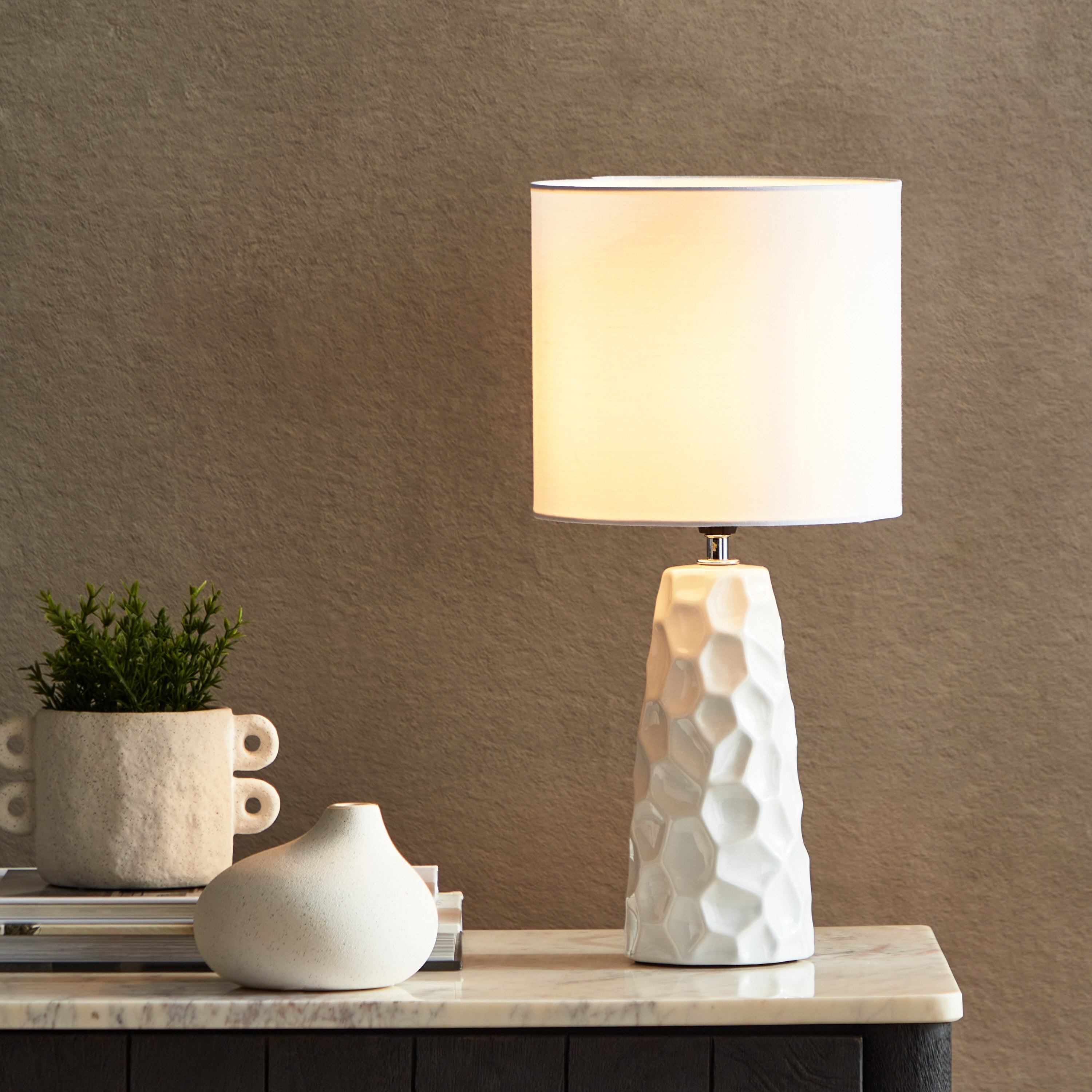 مصباح طاولة سيراميك من كاسبيان- 20x20x42.5 سم-hbxlivingroom-lighting-tablelamps-image-2