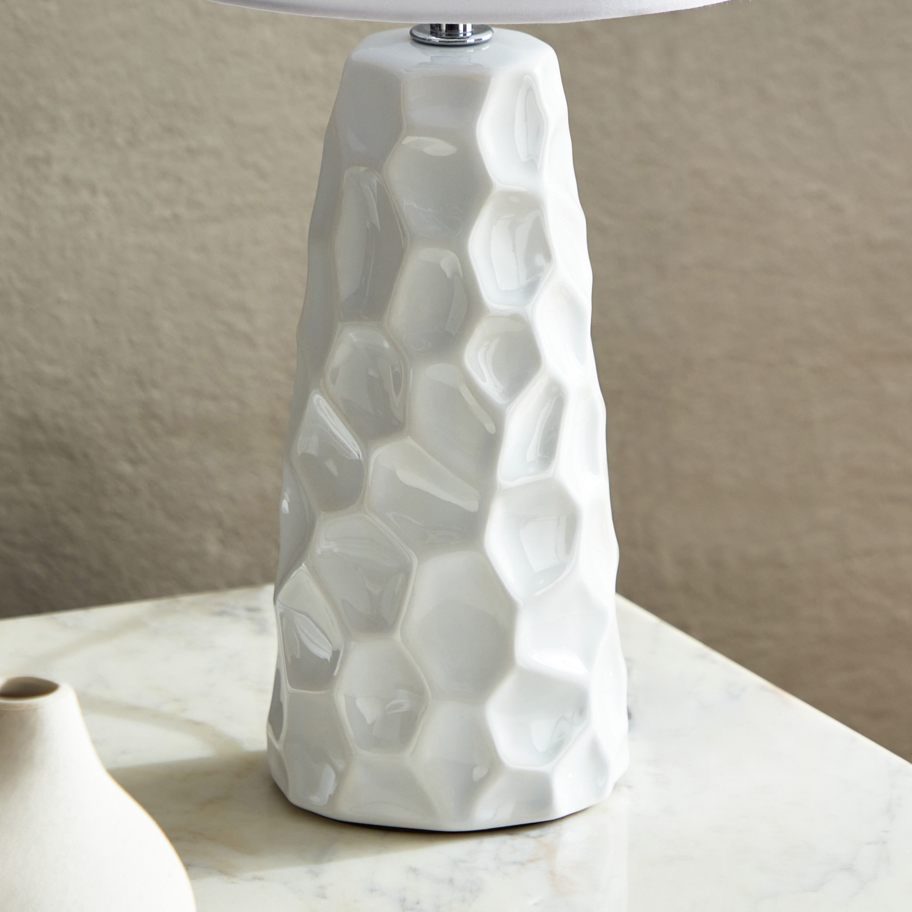 مصباح طاولة سيراميك من كاسبيان- 20x20x42.5 سم-hbxlivingroom-lighting-tablelamps-image-4
