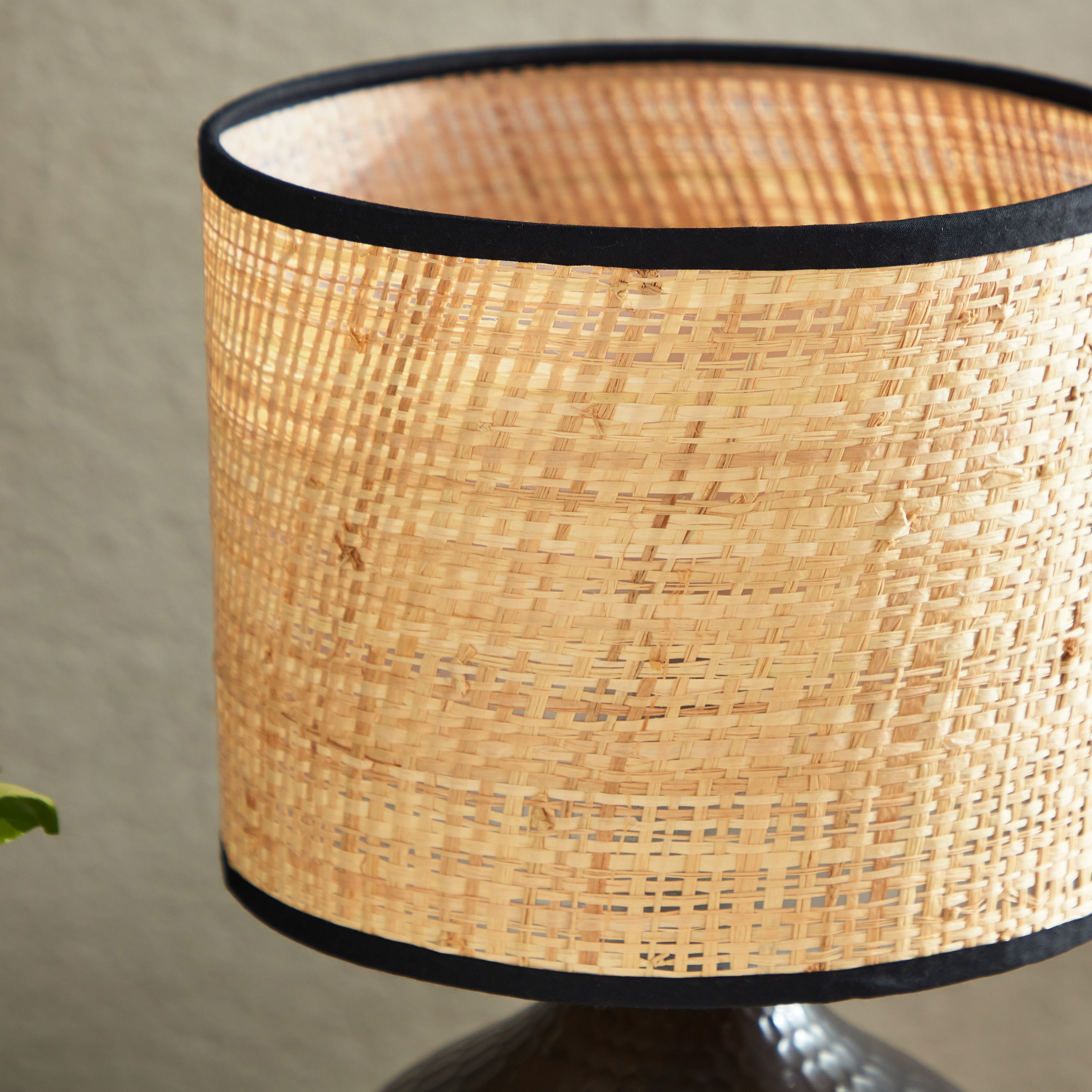 مصباح طاولة سيراميك من كاسبيان - 21x21x32 سم-hbxlivingroom-lighting-tablelamps-image-3
