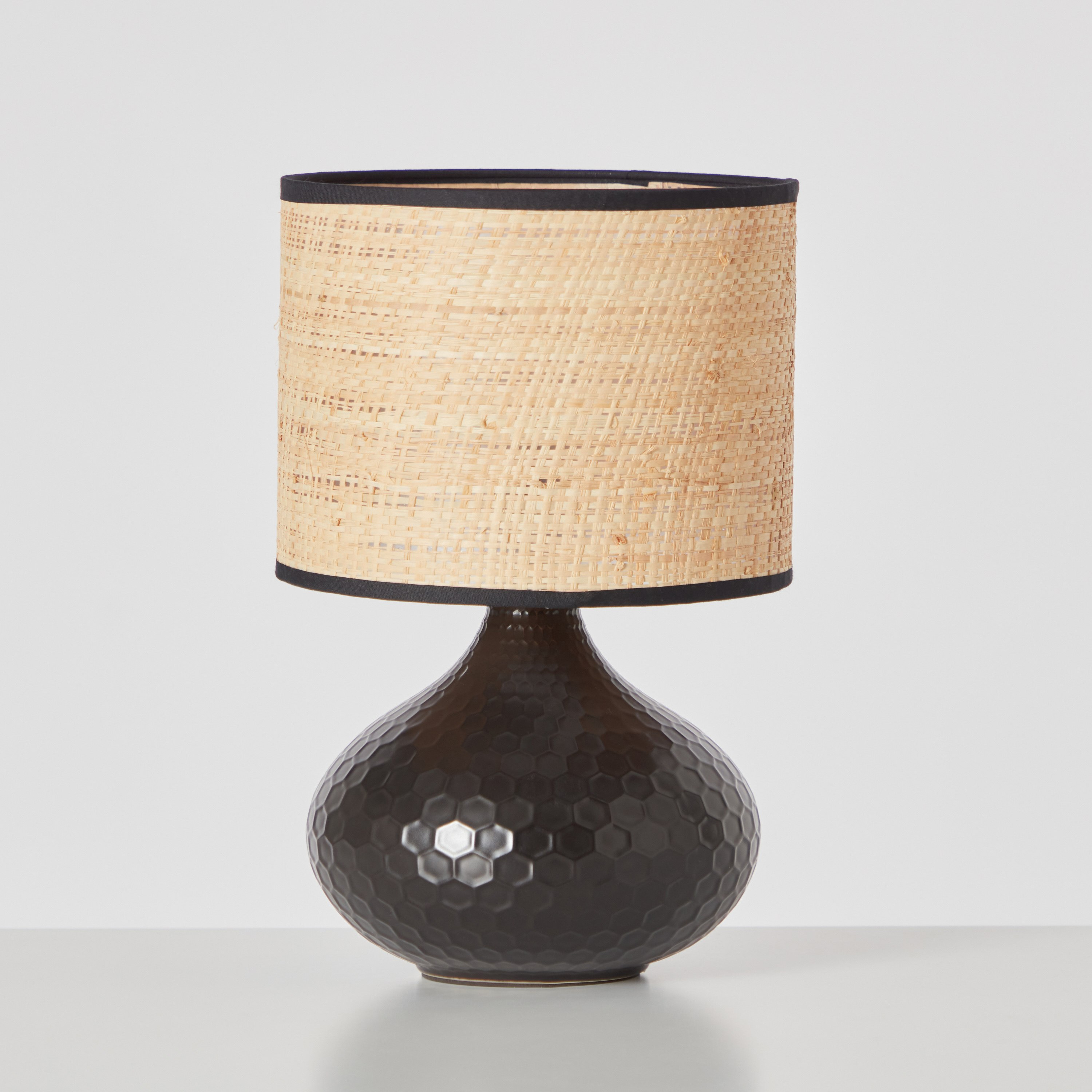 مصباح طاولة سيراميك من كاسبيان - 21x21x32 سم-hbxlivingroom-lighting-tablelamps-image-6